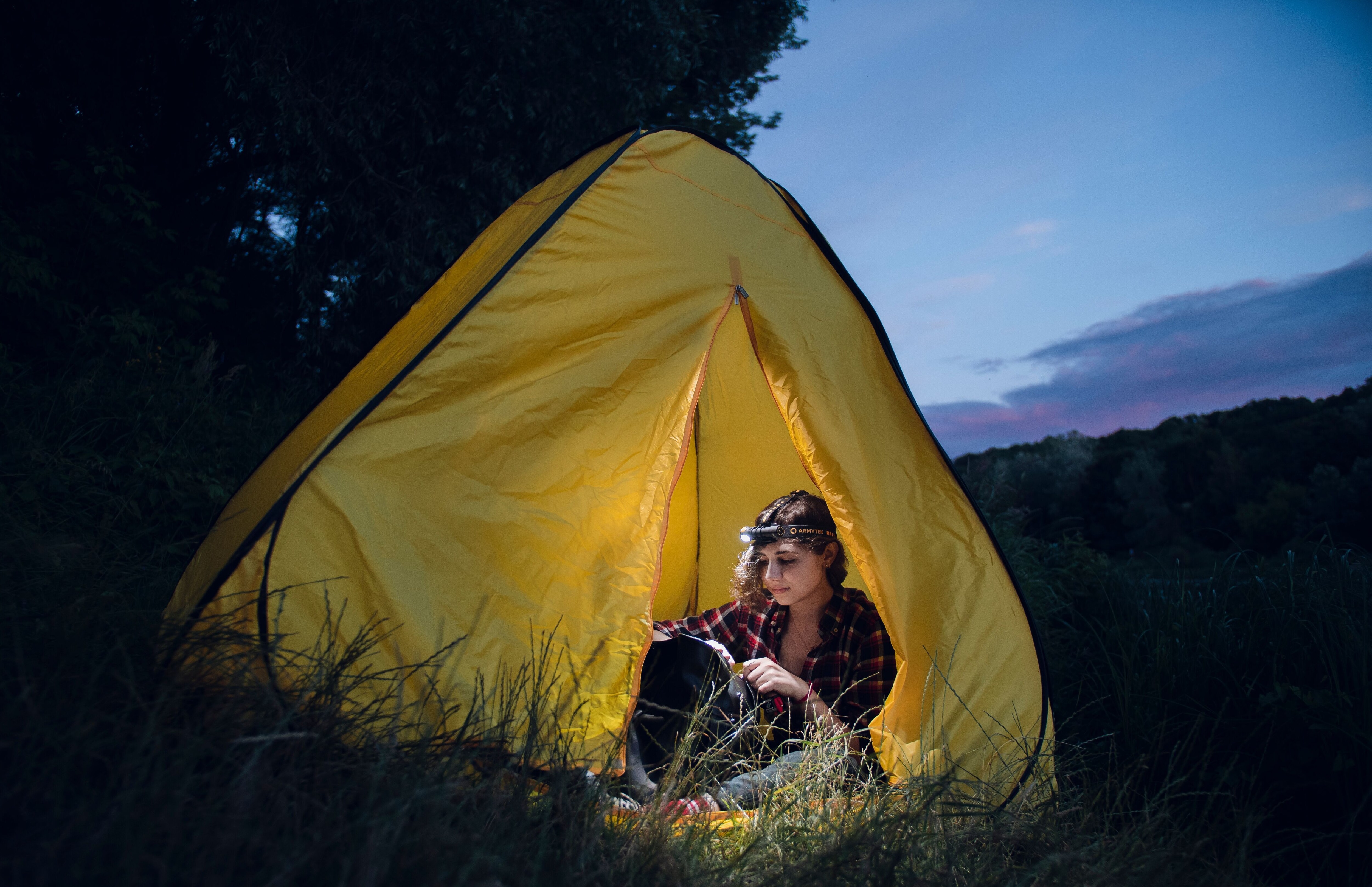 Armytek Wizard C2 Pro Magnet USB White 3-in-1 PCB Head and Angle Flashlight - 2,500 lumens