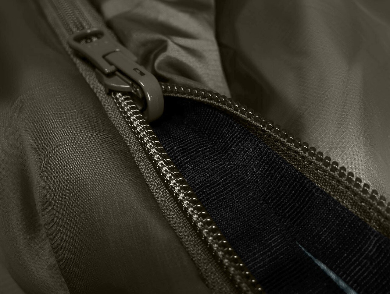 Alpinus Wide & Long Fiber Pro 1250 Sleeping Bag Olive - left