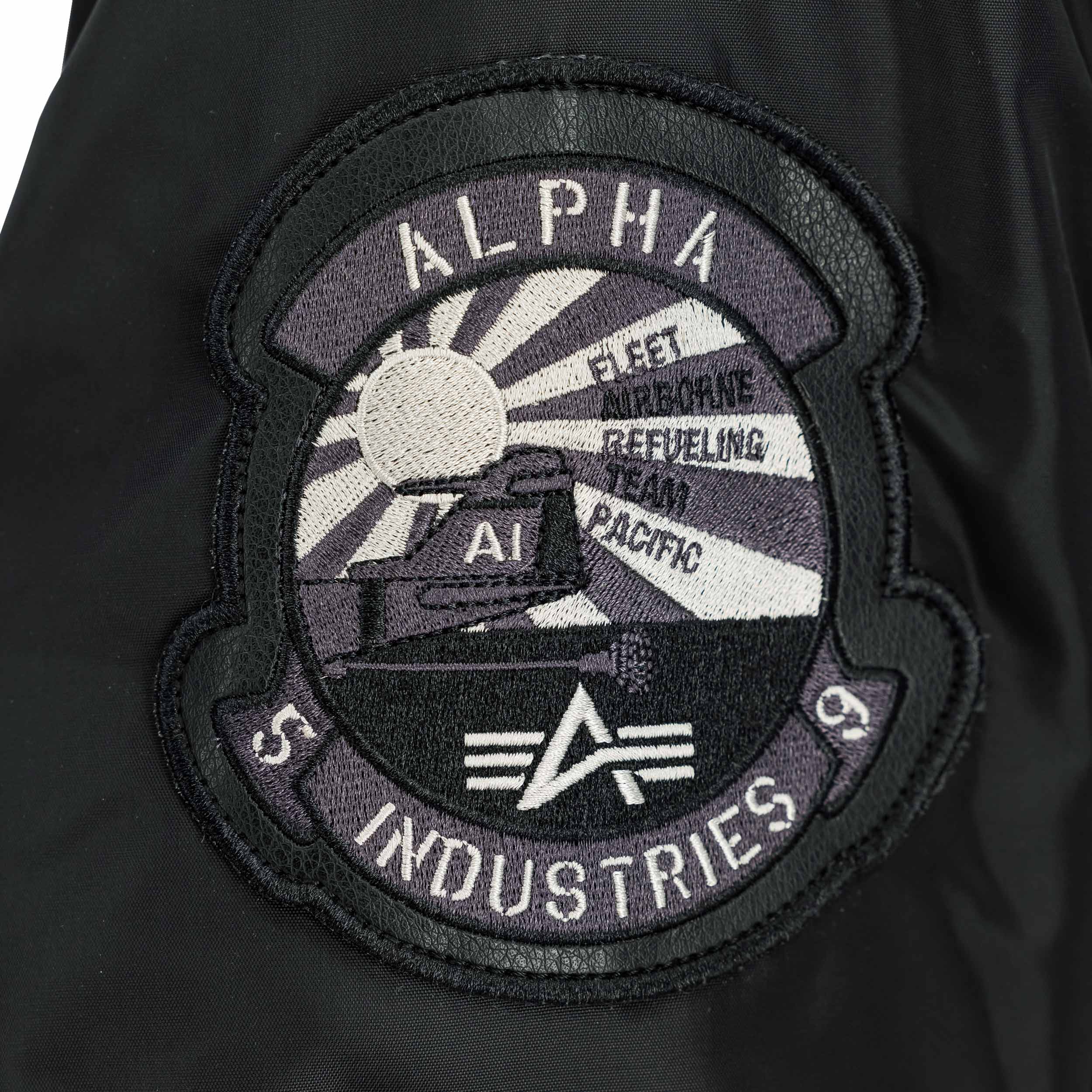 Alpha Industries Engine jacket - Black