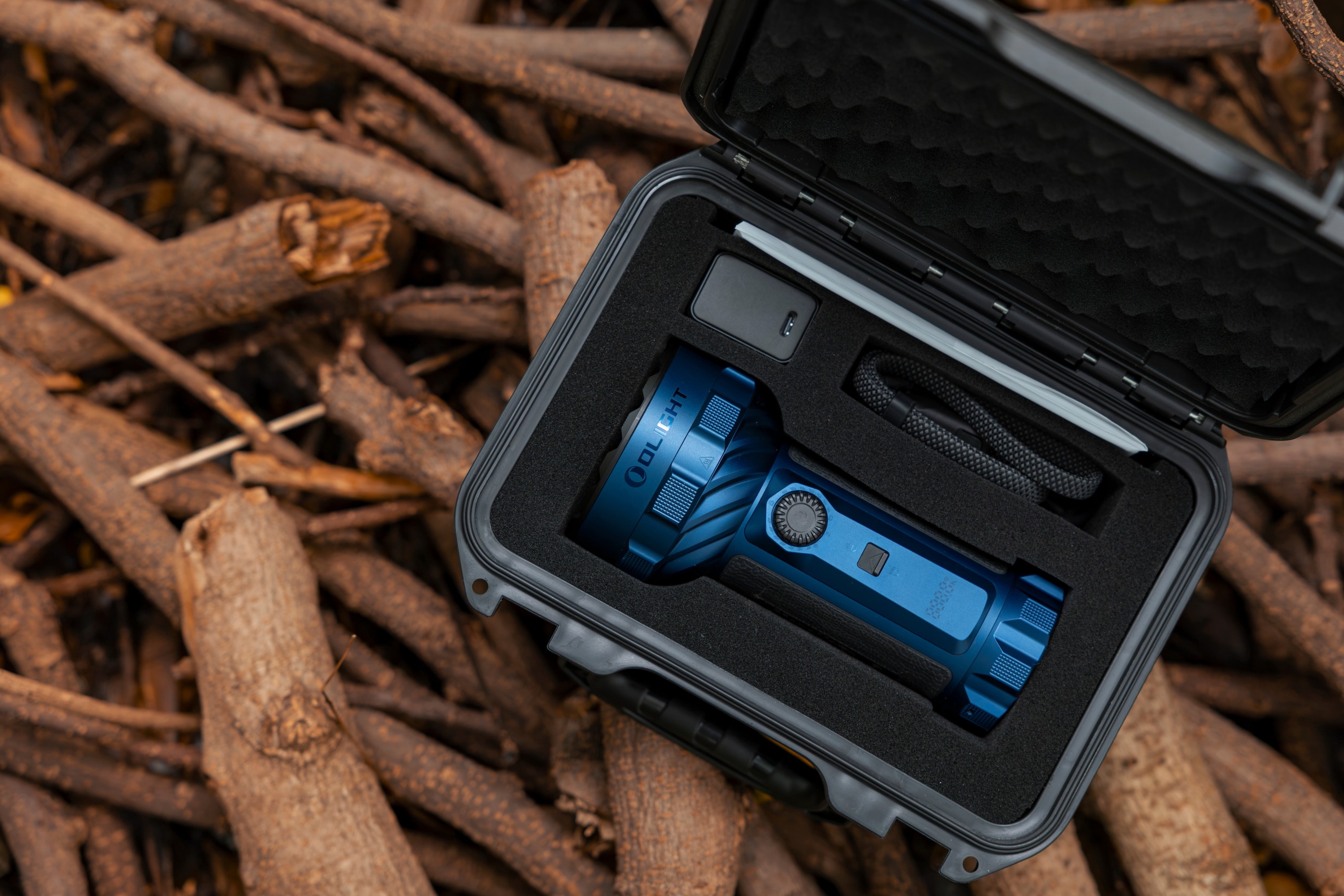 Olight Marauder 3 Rechargeable Flashlight with Power Bank Function 25000 Lumens, Range 1050 m - Midnight Blue