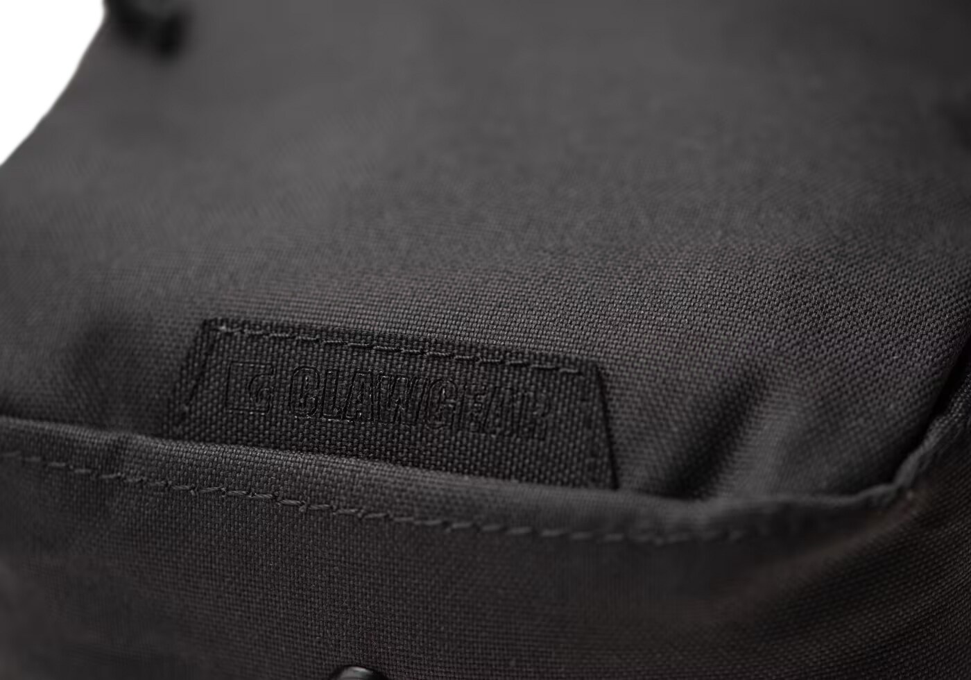 Clawgear Medium Vertical Utility Pouch Zipped Core Pocket - Black