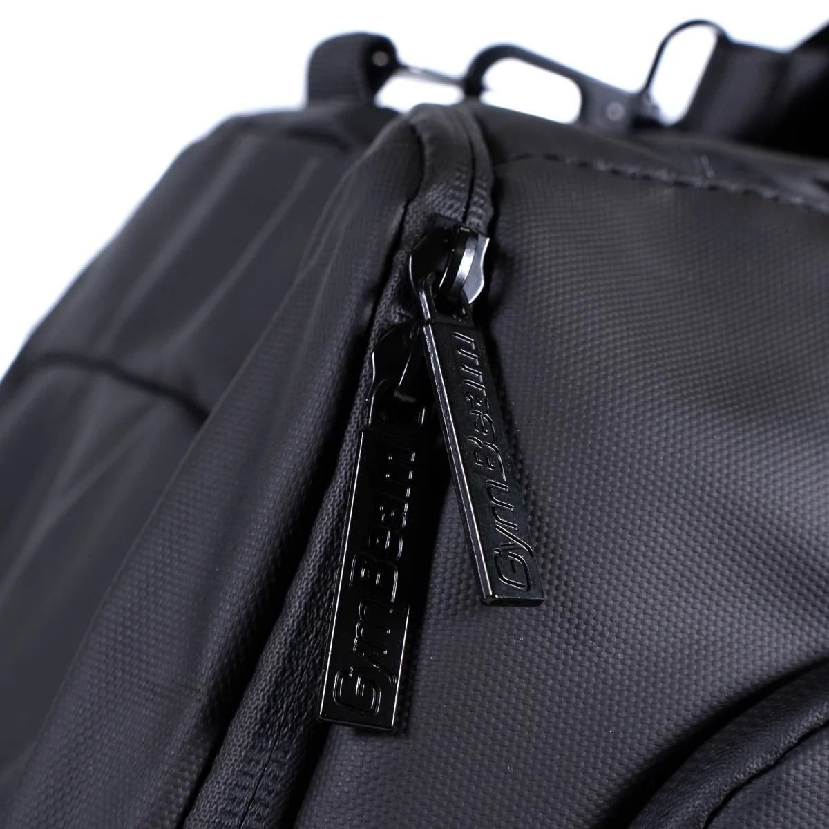 GymBeam 2w1 Bag 42 l - Black