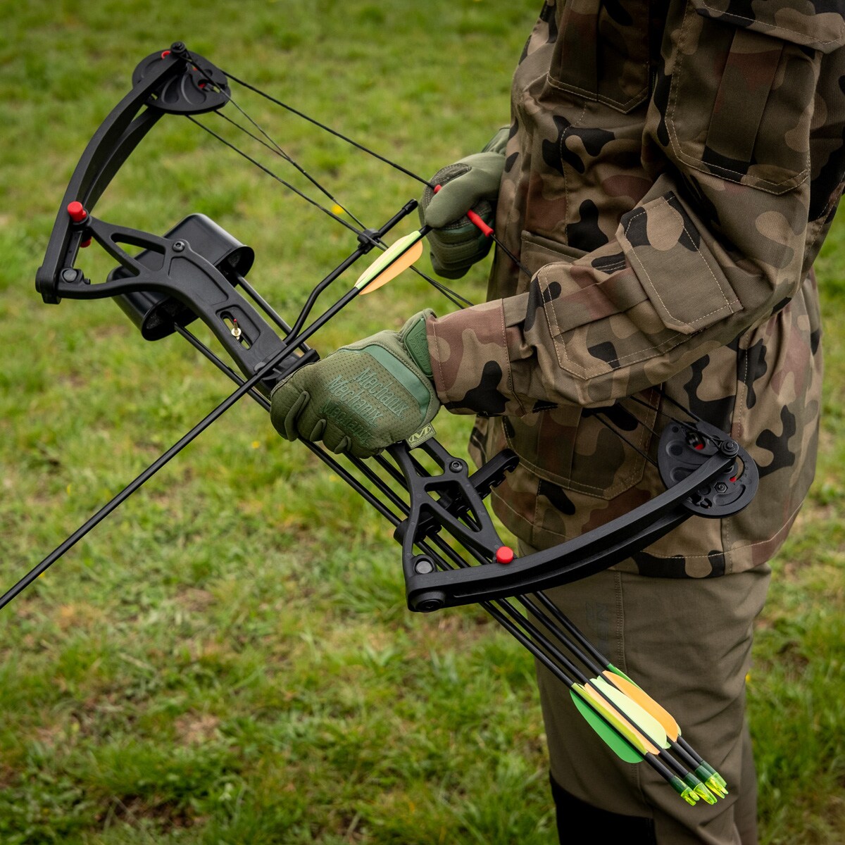 Poe Lang Buster Compound Bow Black