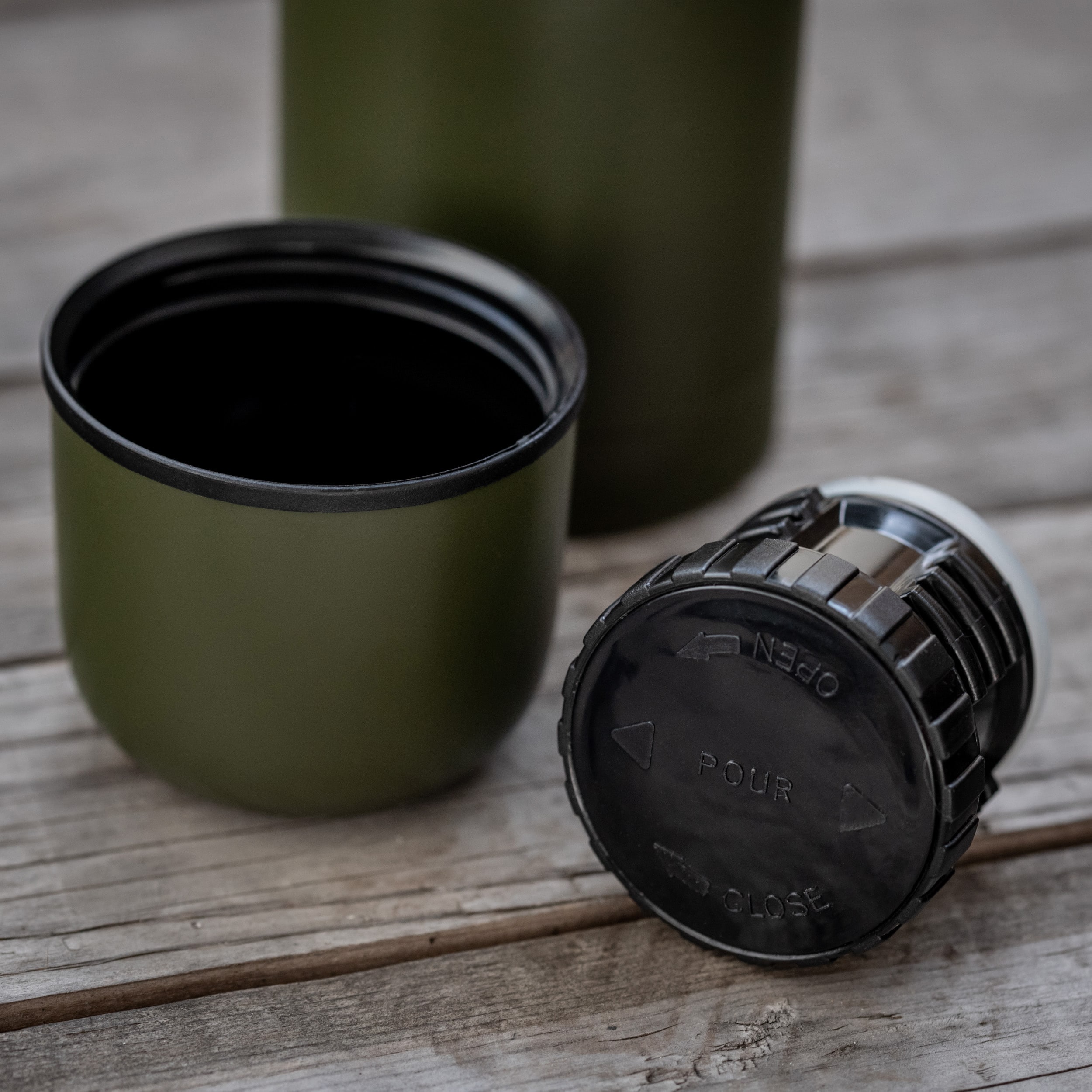 Mil-Tec Stainless Steel Thermos 500 ml - Olive