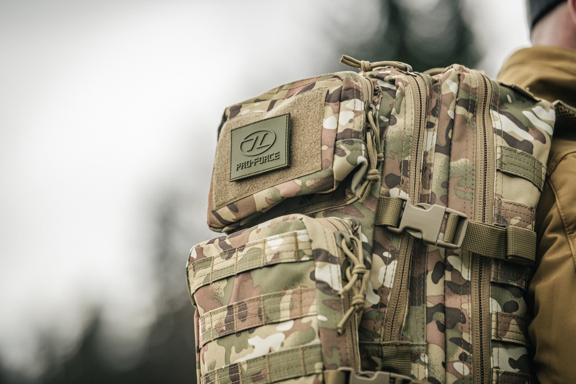 Highlander Forces Recon Backpack 28 l - Arid MC Camo