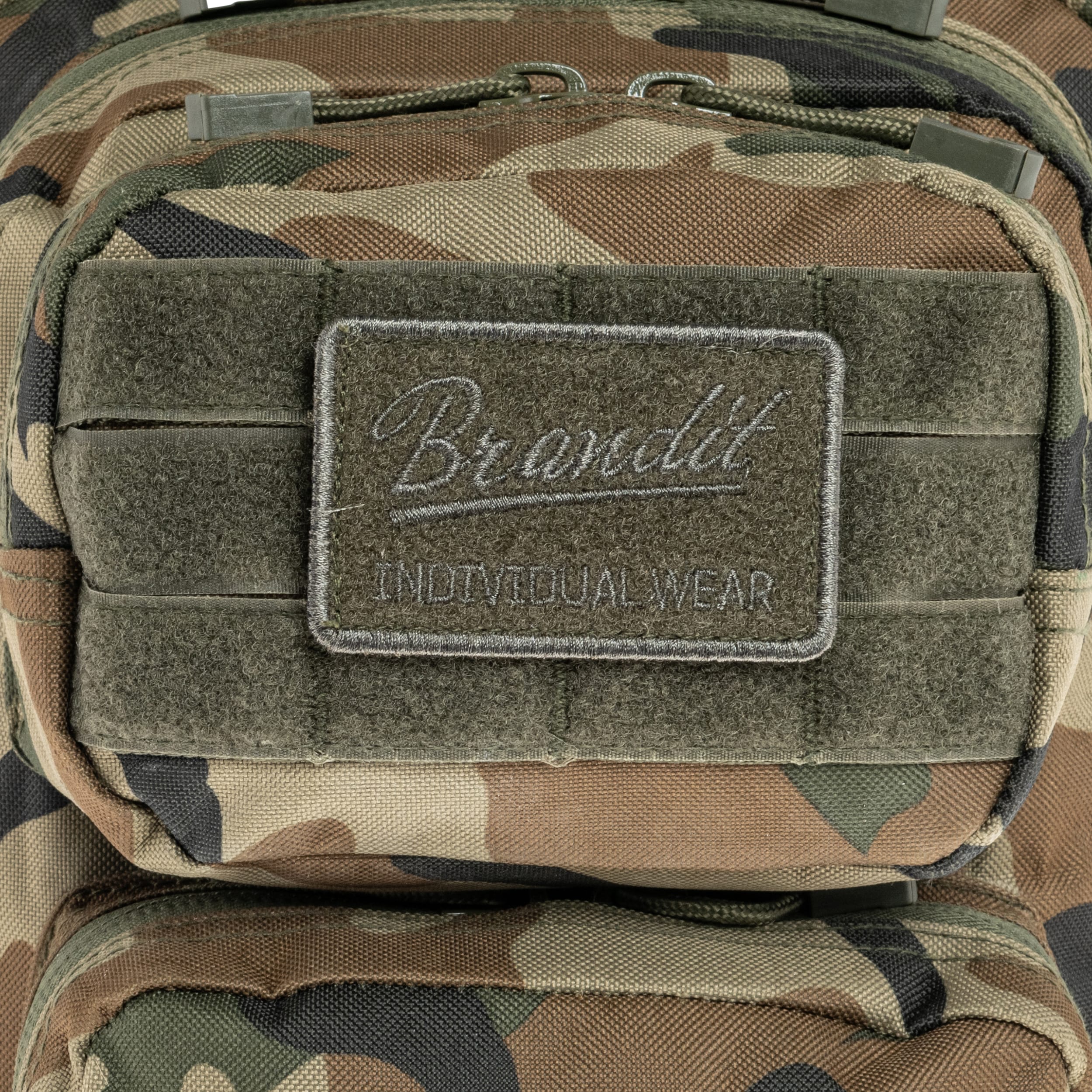 Zaino Brandit Assault Pack Medium 25 l - Woodland
