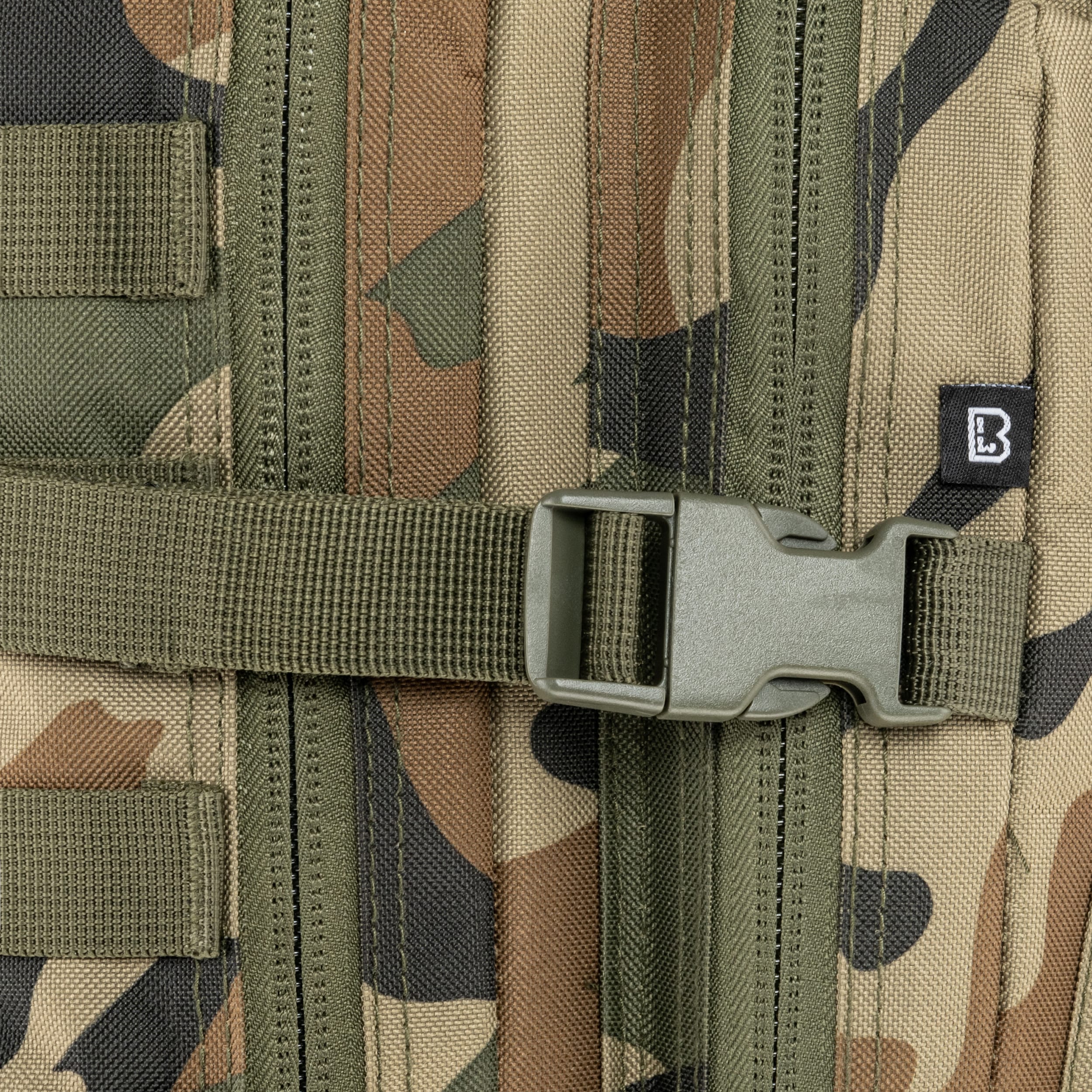 Zaino Brandit Assault Pack Medium 25 l - Woodland
