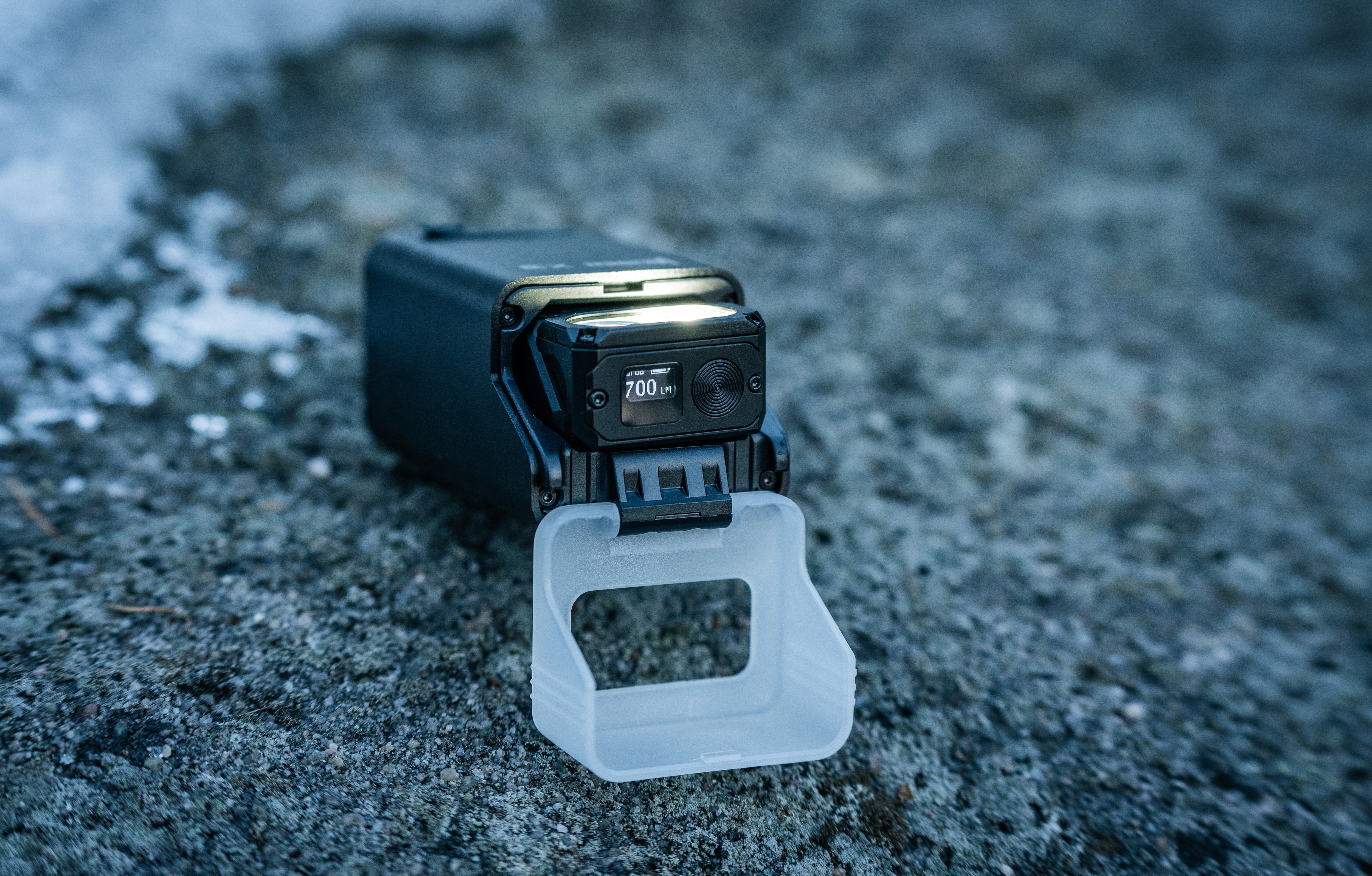 Torcia Wuben X3 Pro Black + Scatola di Ricarica in Alluminio 700 lumen