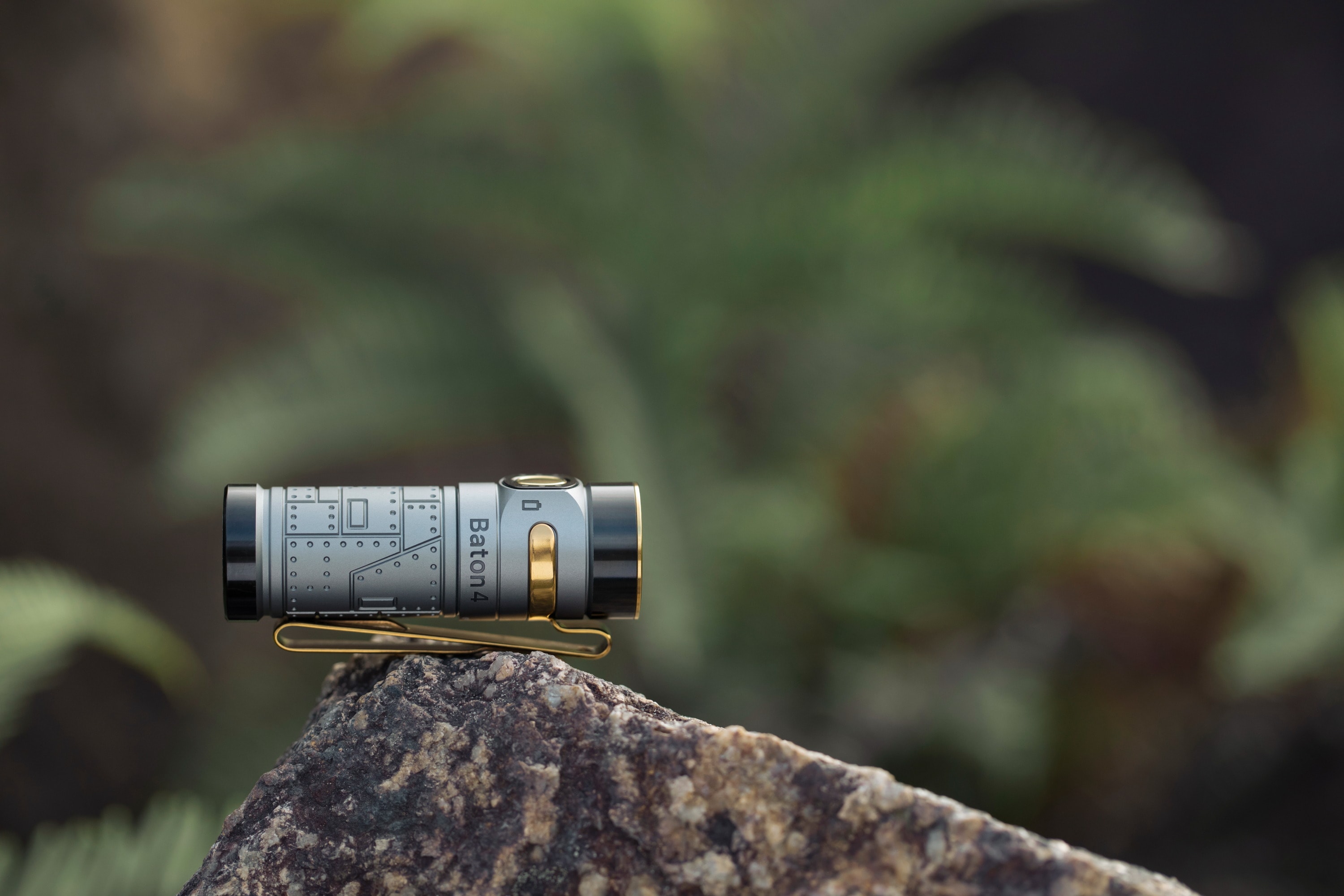 Torcia ricaricabile Olight Baton 4 Fighter Pilot - 1300 lumen