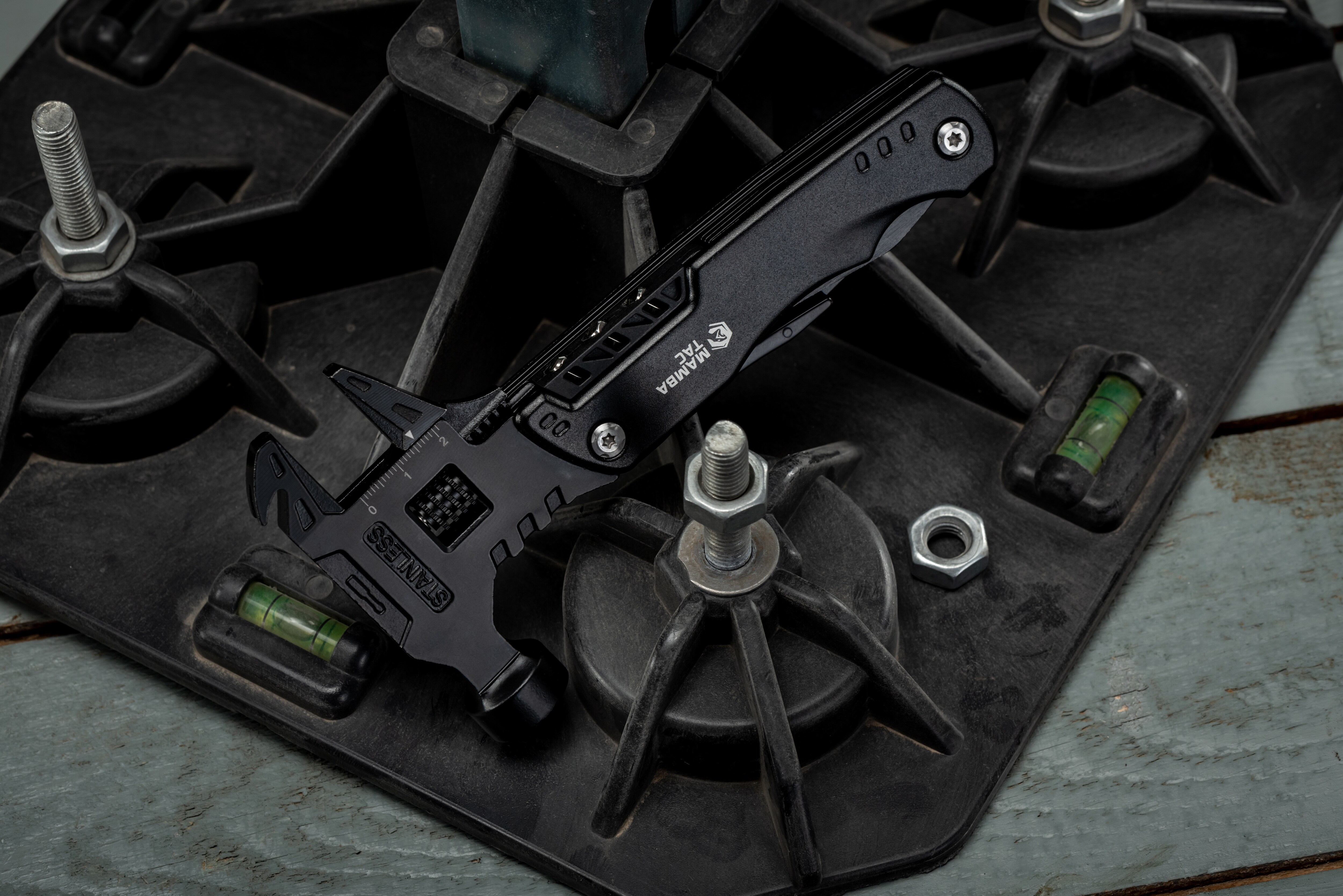 Multitool Mamba Tac Axe Cracker 20w1 - Black