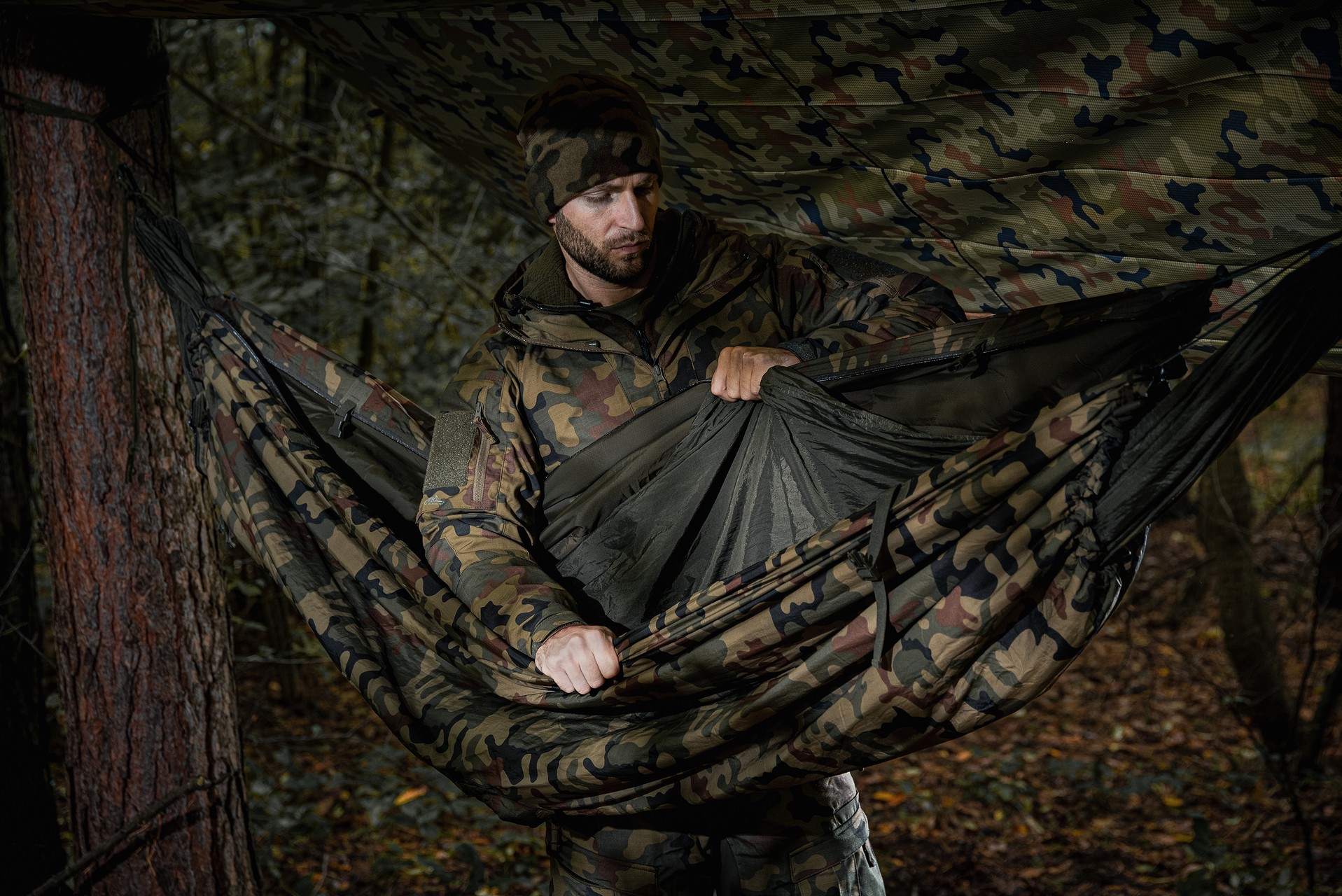 Poncho Helikon-Tex Swagman Roll Climashield Apex con funzione sacco a pelo - wz.93 Pantera PL Woodland