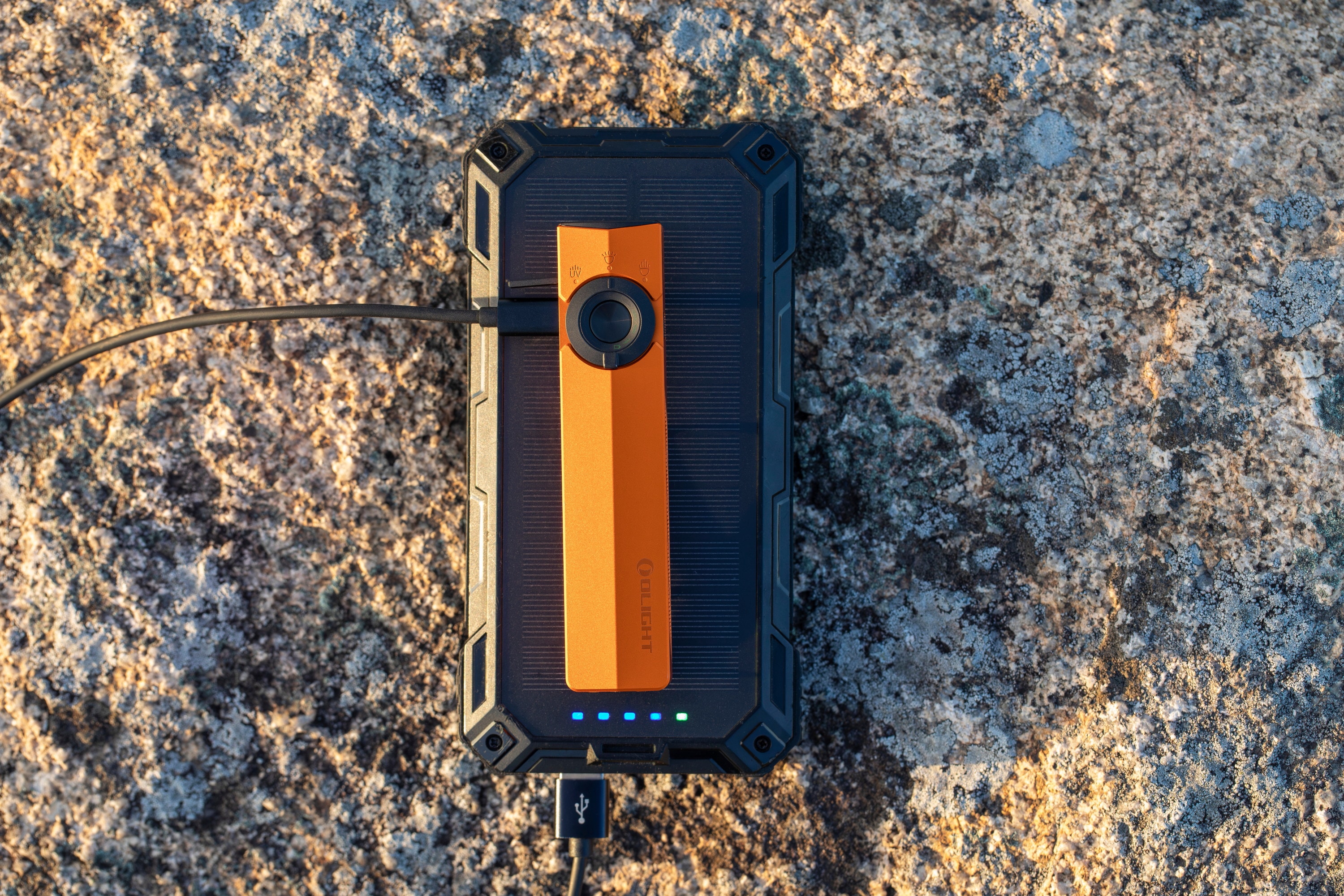 Torcia Olight ArkPro Class 1 Cool White Orange - 1500 lumen