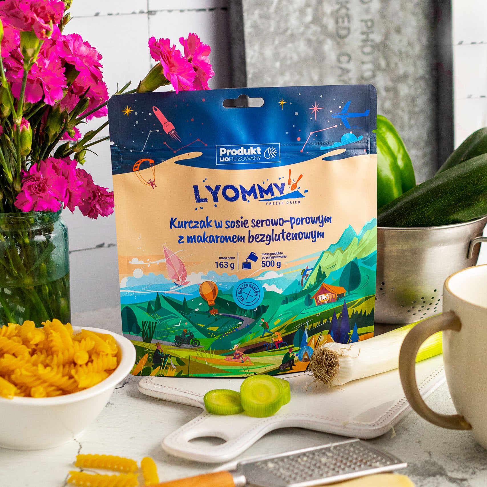 Pasto liofilizzato Lyommy Pollo in salsa di formaggio e porri con pasta senza glutine 163 g/748 kcal