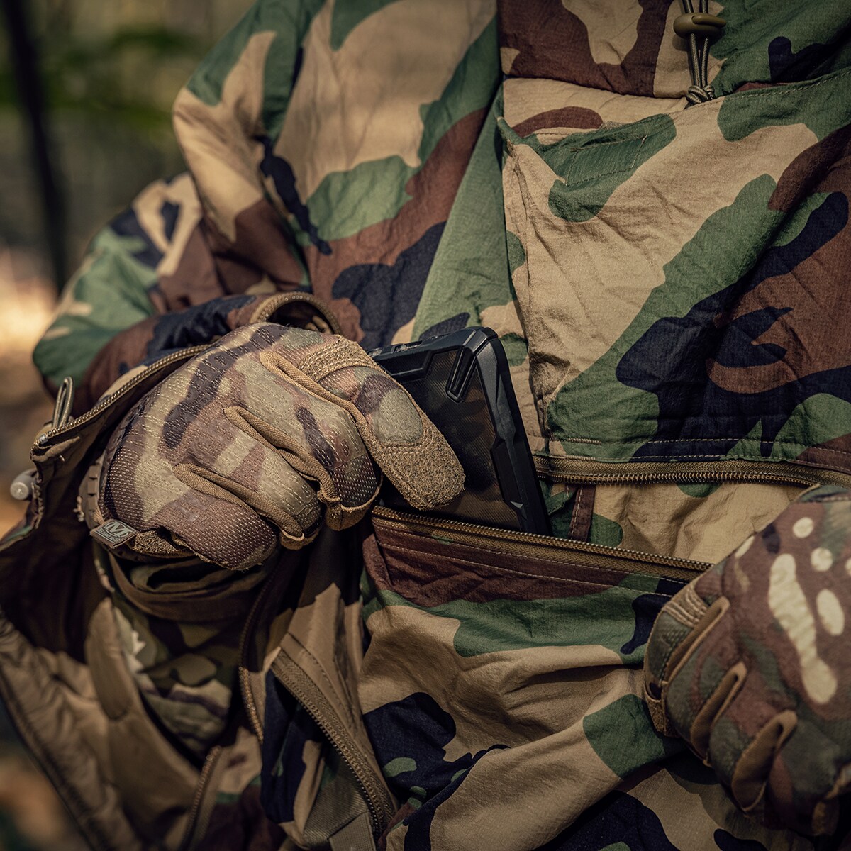 Poncho Helikon Swagman Roll Climashield Apex cu funcția de sac de dormit - US Woodland