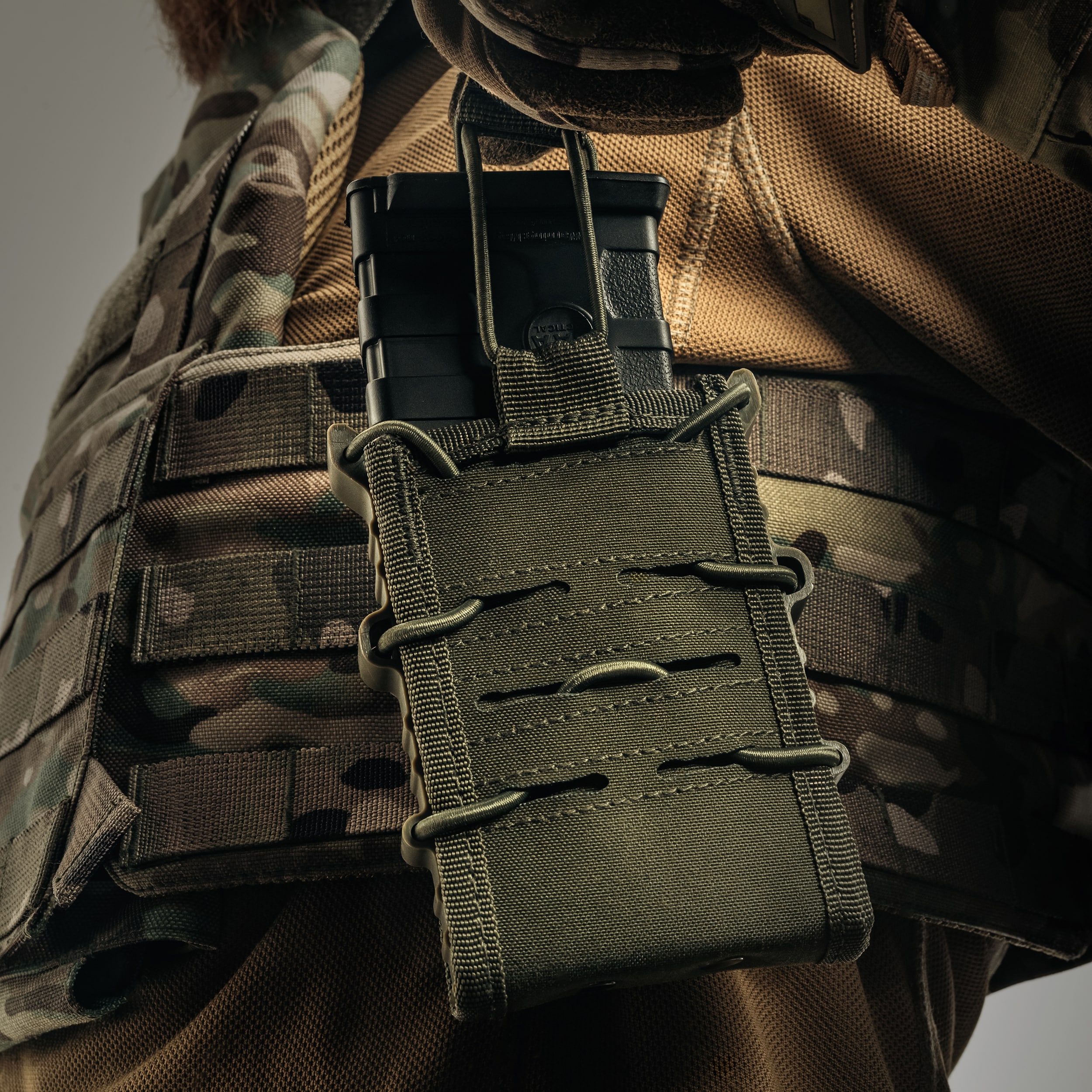 Husă universală Mil-Tec Flex pentru încărcătoare AK, M4/M16, G36 - Olive