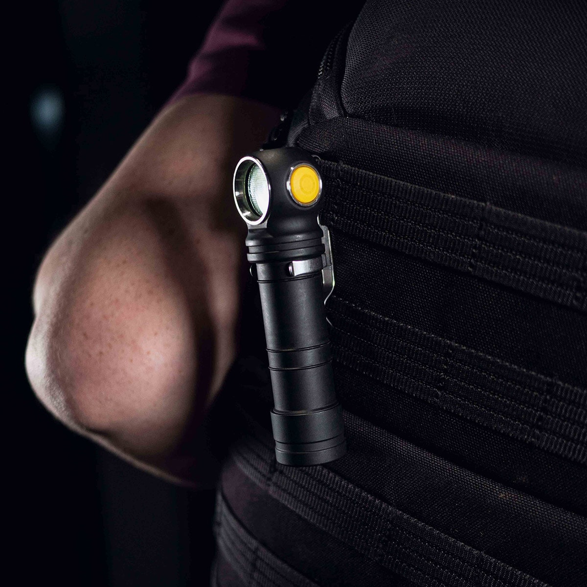 Lanternă frontală și unghiulară Armytek Wizard C2 Pro Max Magnet USB Warm - 3720 lumeni