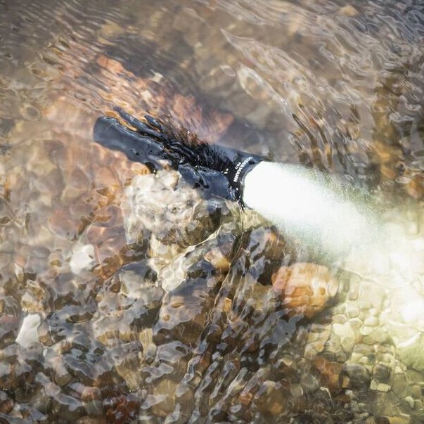 Lanternă Armytek Dobermann Pro Magnet USB - 1500 lumeni