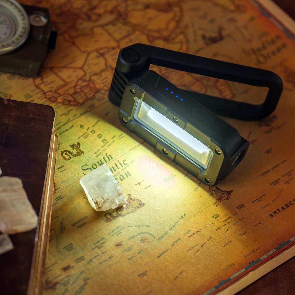 Lampă Olight Swivel Black - 400 lumeni