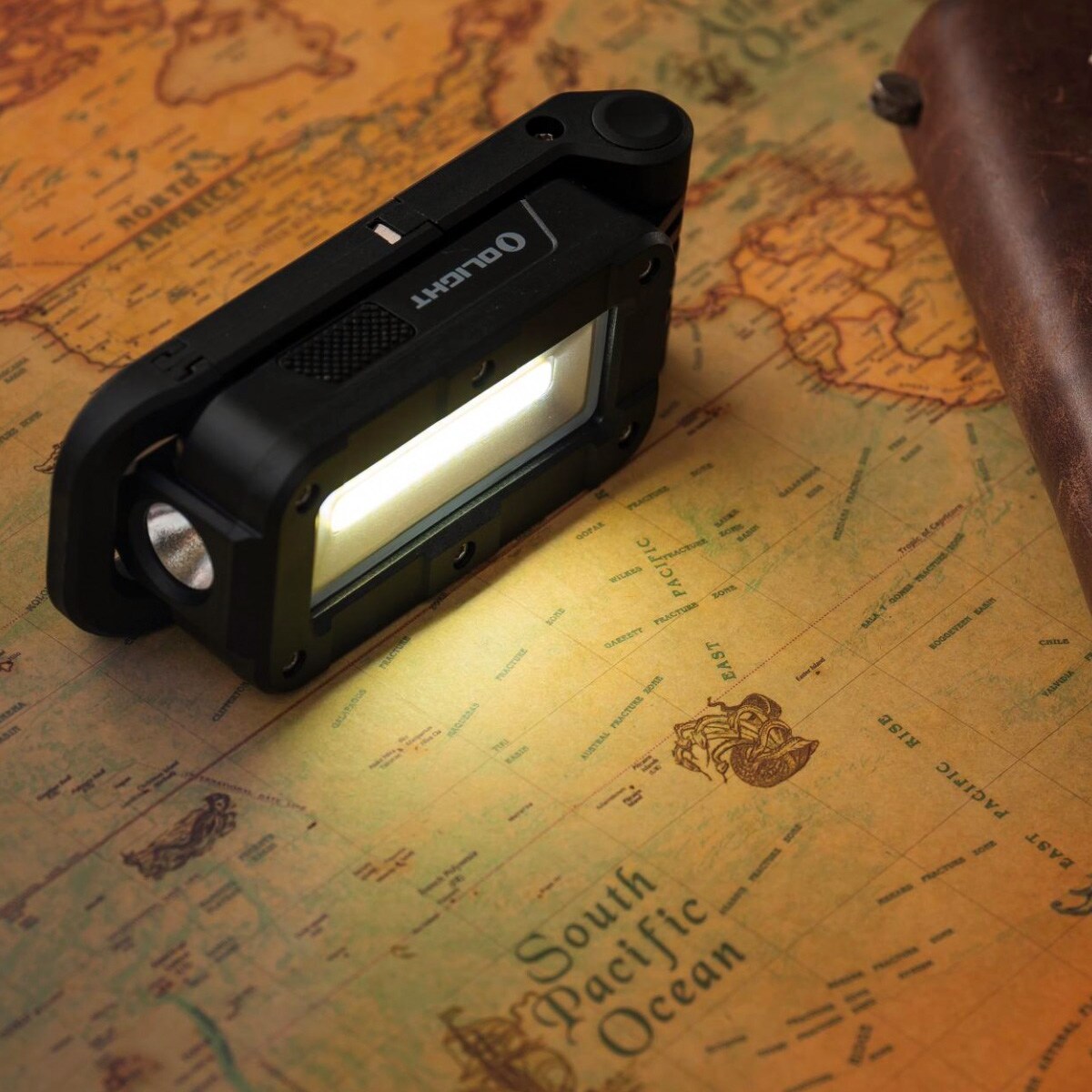 Lampă Olight Swivel Black - 400 lumeni
