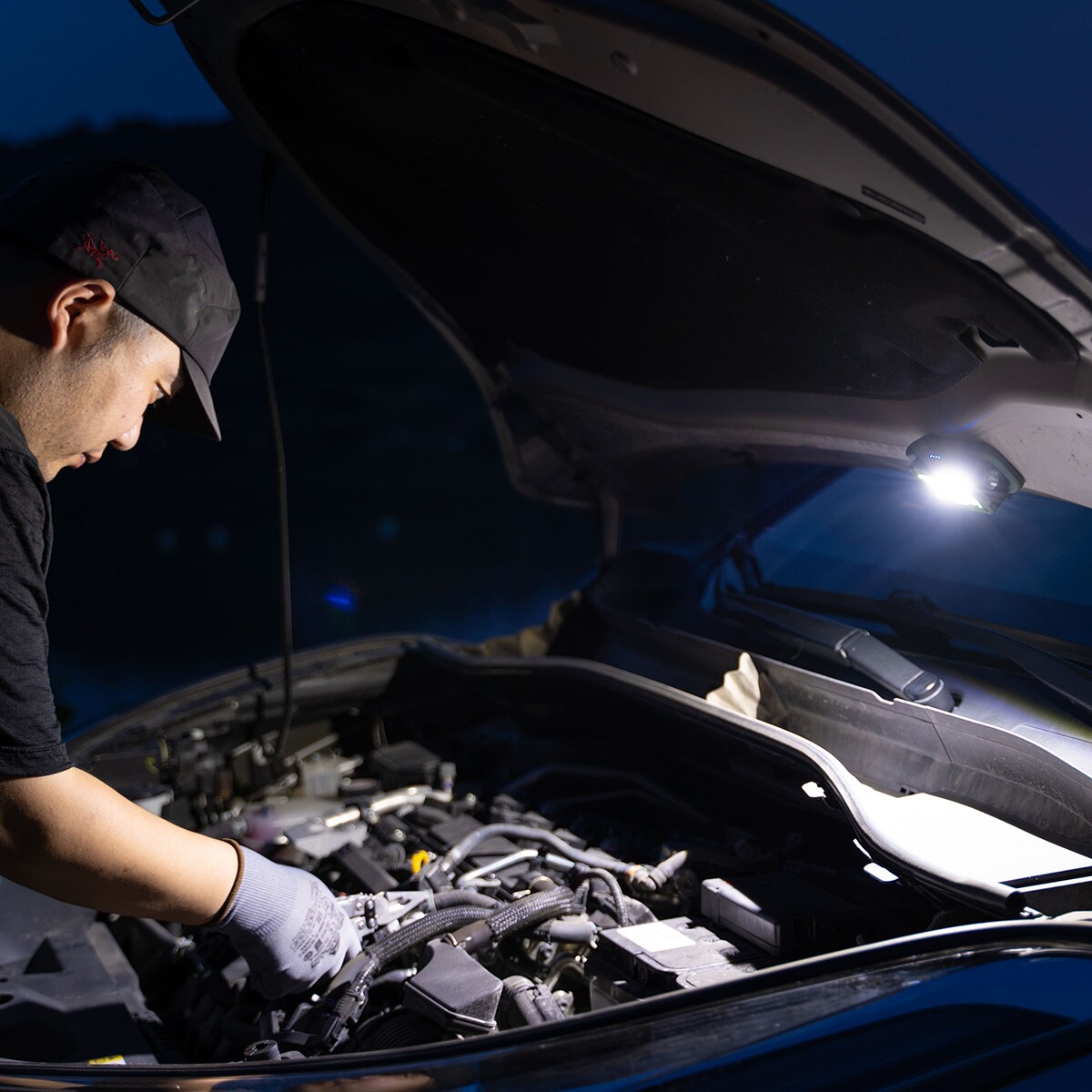 Lampă Olight Swivel Black - 400 lumeni