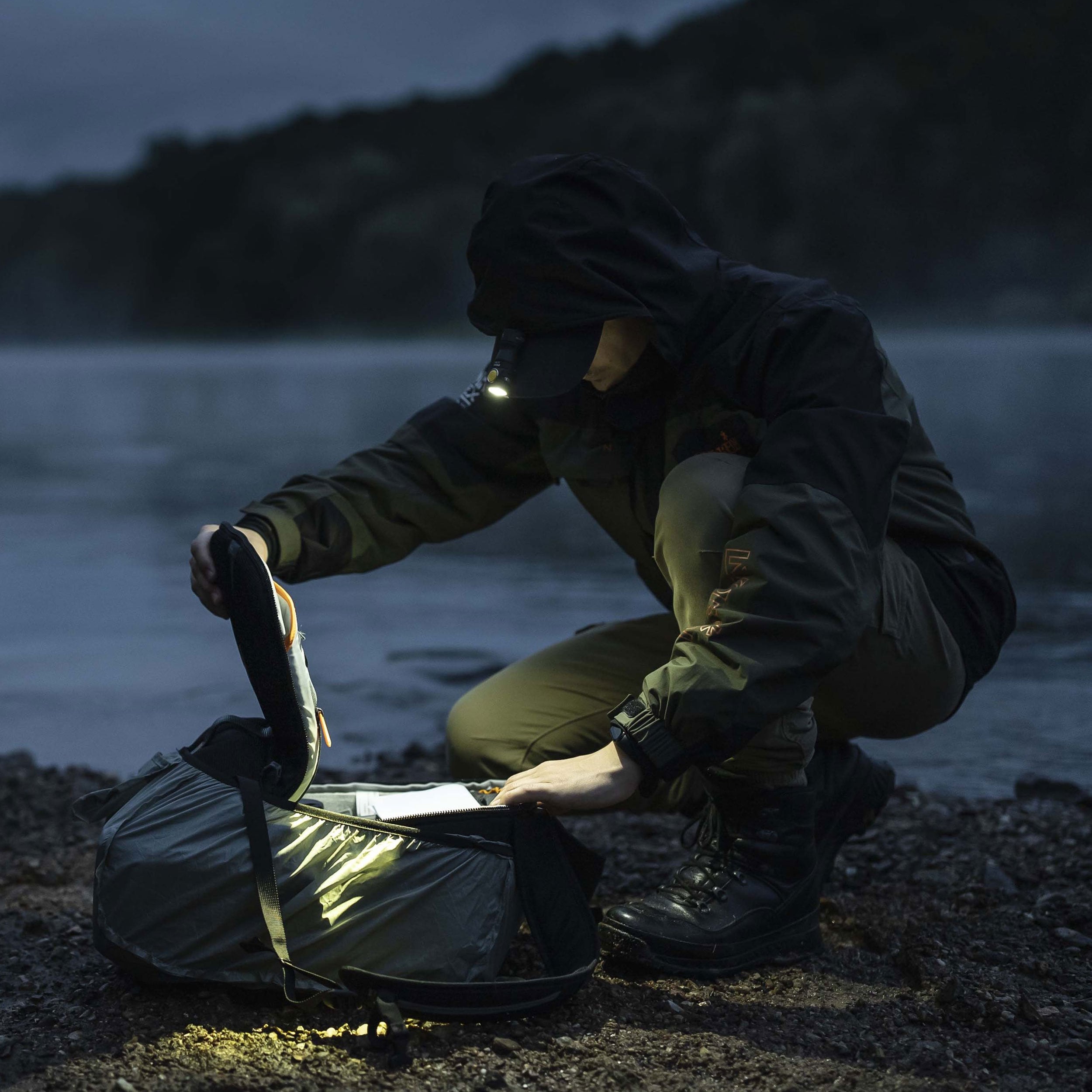 Lanternă Armytek Prime C1 Pro Magnet USB Warm - 930 lumeni