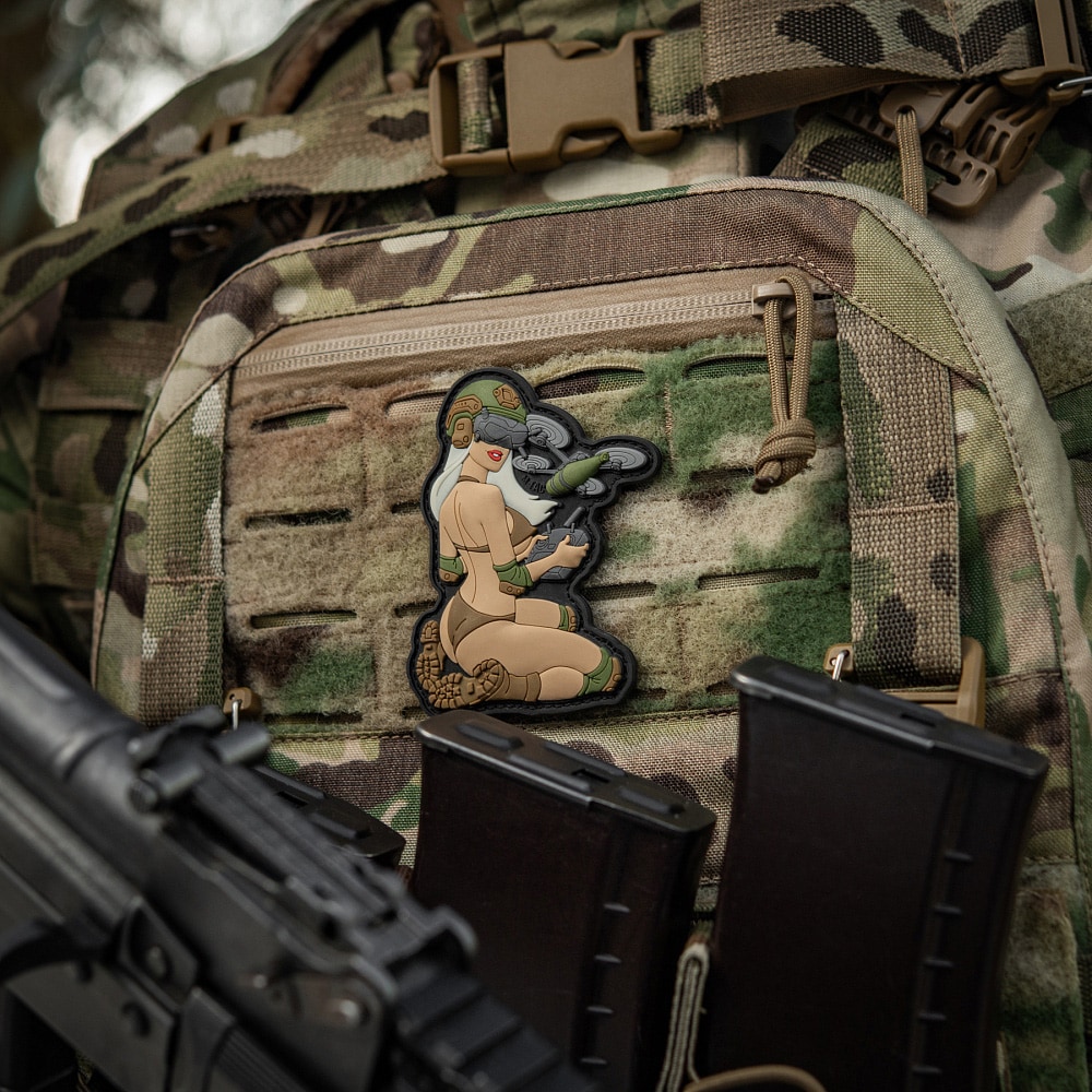Patch - emblemă M-Tac Tactical Girl No.6 PVC - Coyote/Olive