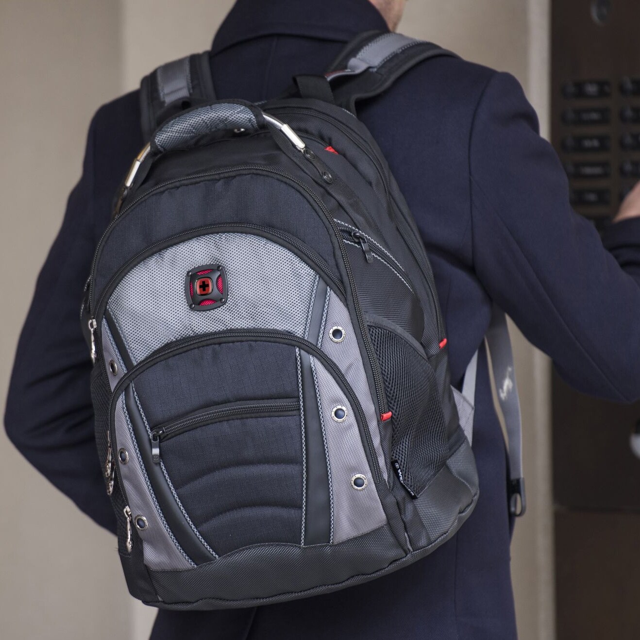 Rucsac Wenger Synergy 26 l - Black/Grey