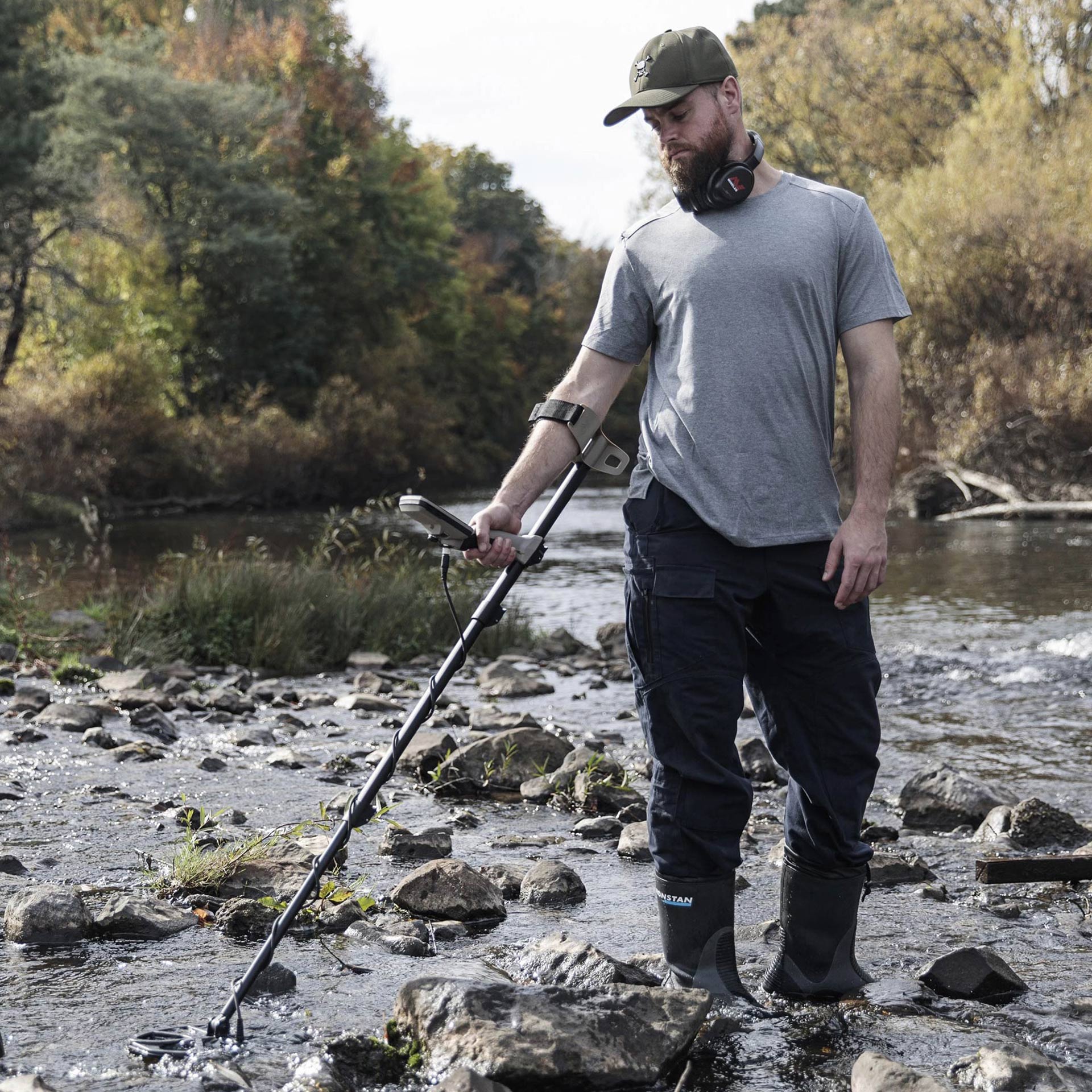 Detector de metale Minelab X-Terra Elite + căști ML85