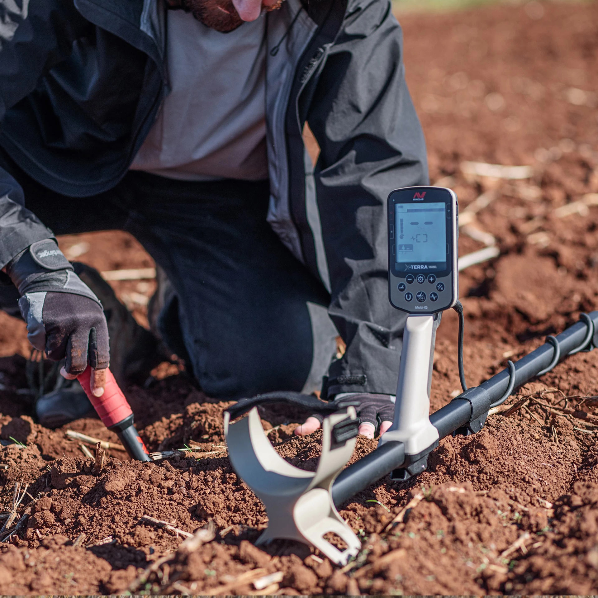 Detector de metale Minelab X-Terra Elite + căști ML85