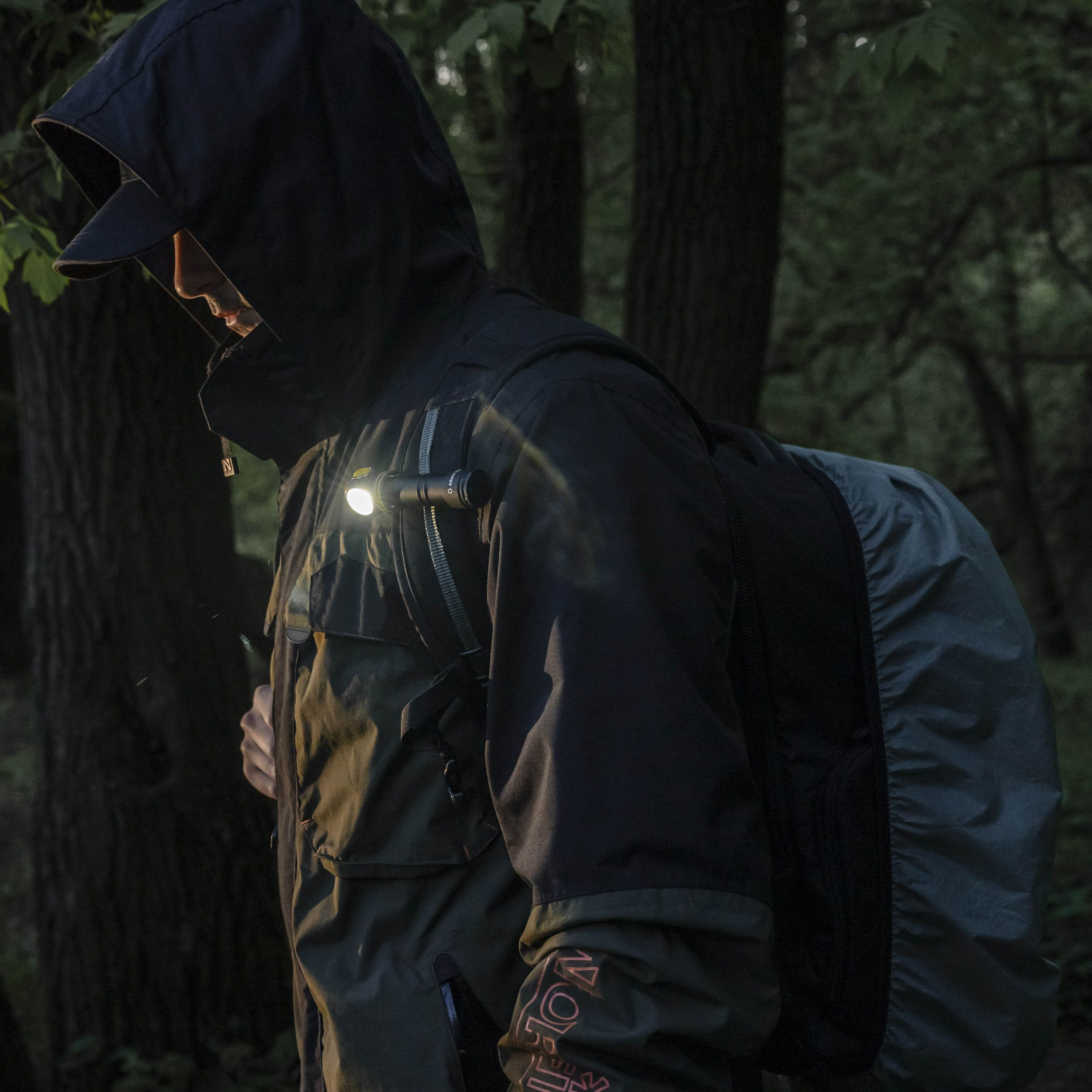 Lanternă frontală și unghiulară Armytek Elf C2 USB-C White 4în1 - 1100 lumeni