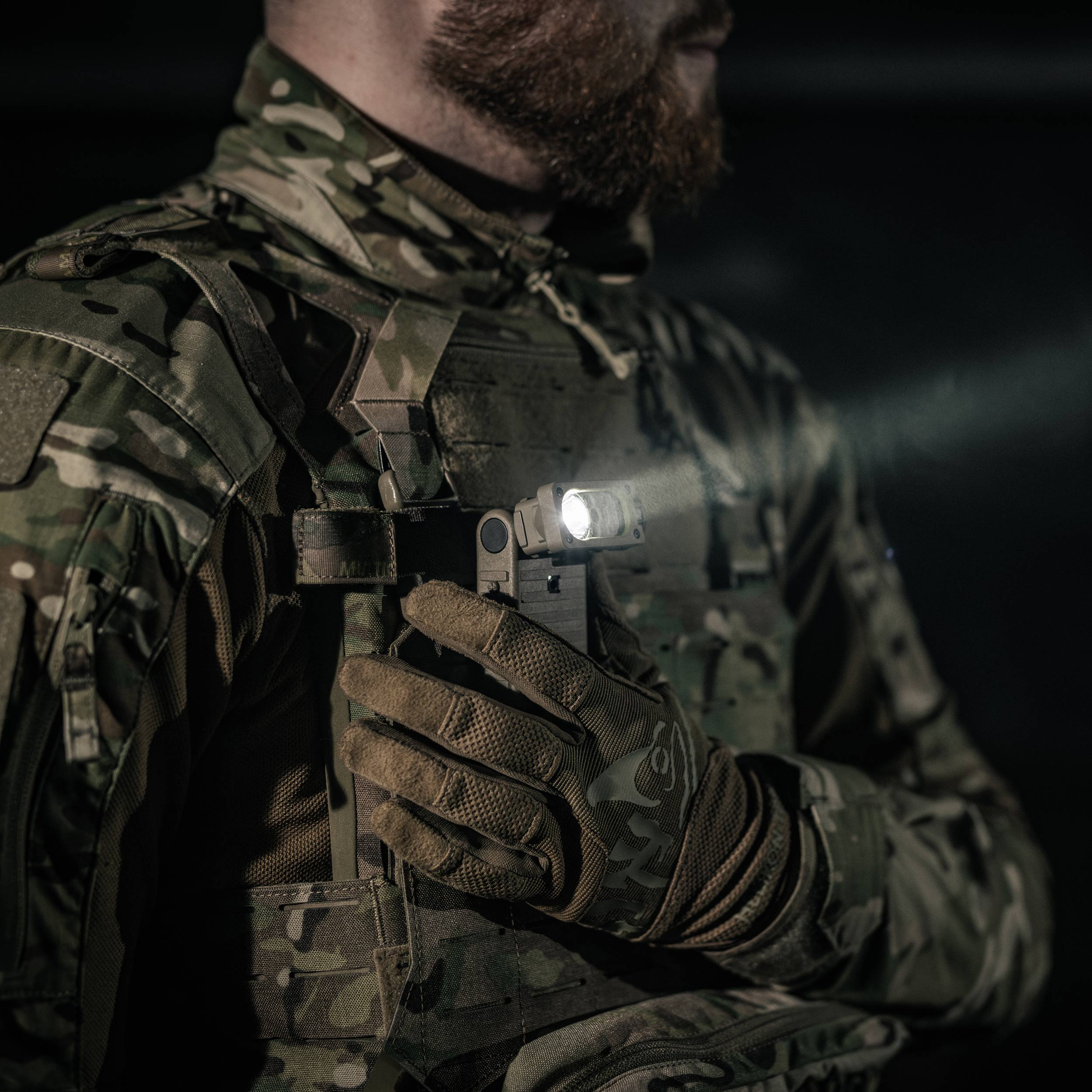 Lanternă pentru cască Streamlight Sidewinder Military Coyote - 55 lumeni