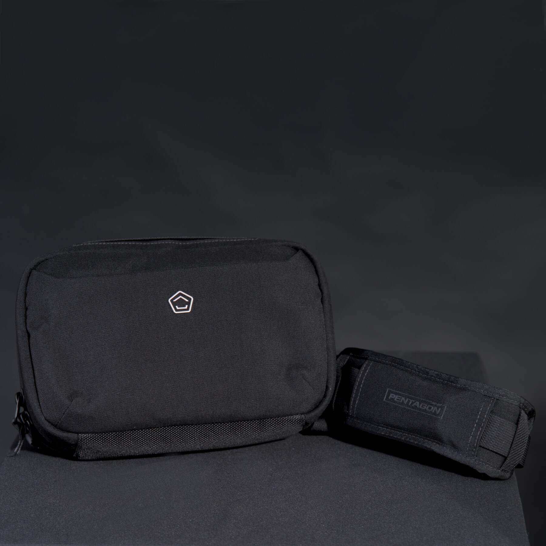 Geantă de umăr Pentagon Consul Horizontal Sling Pouch 3,8 l - Black