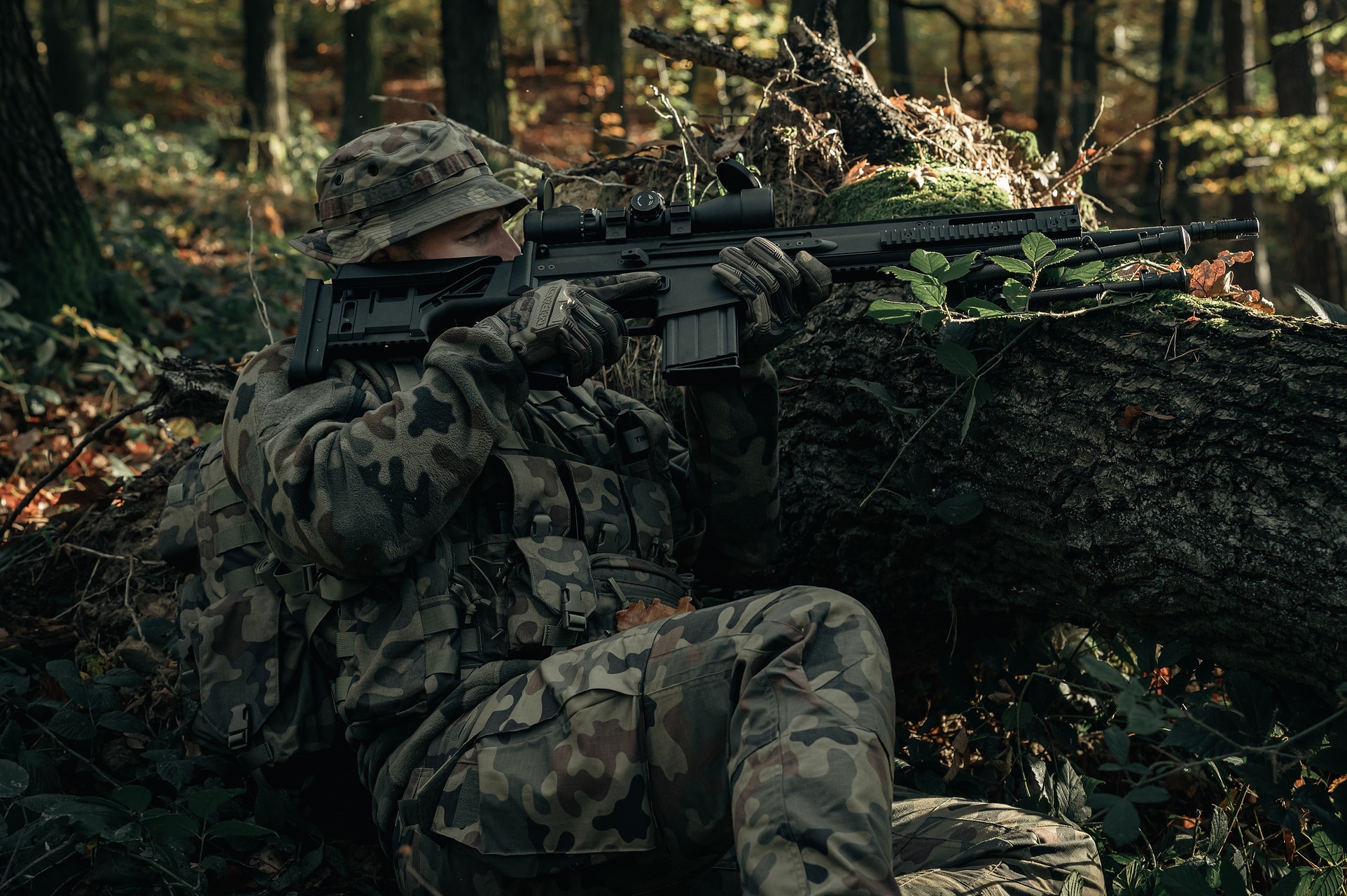 Vestă tactică Helikon Guardian Recce Chest Rig - wz.93 Pantera PL Woodland