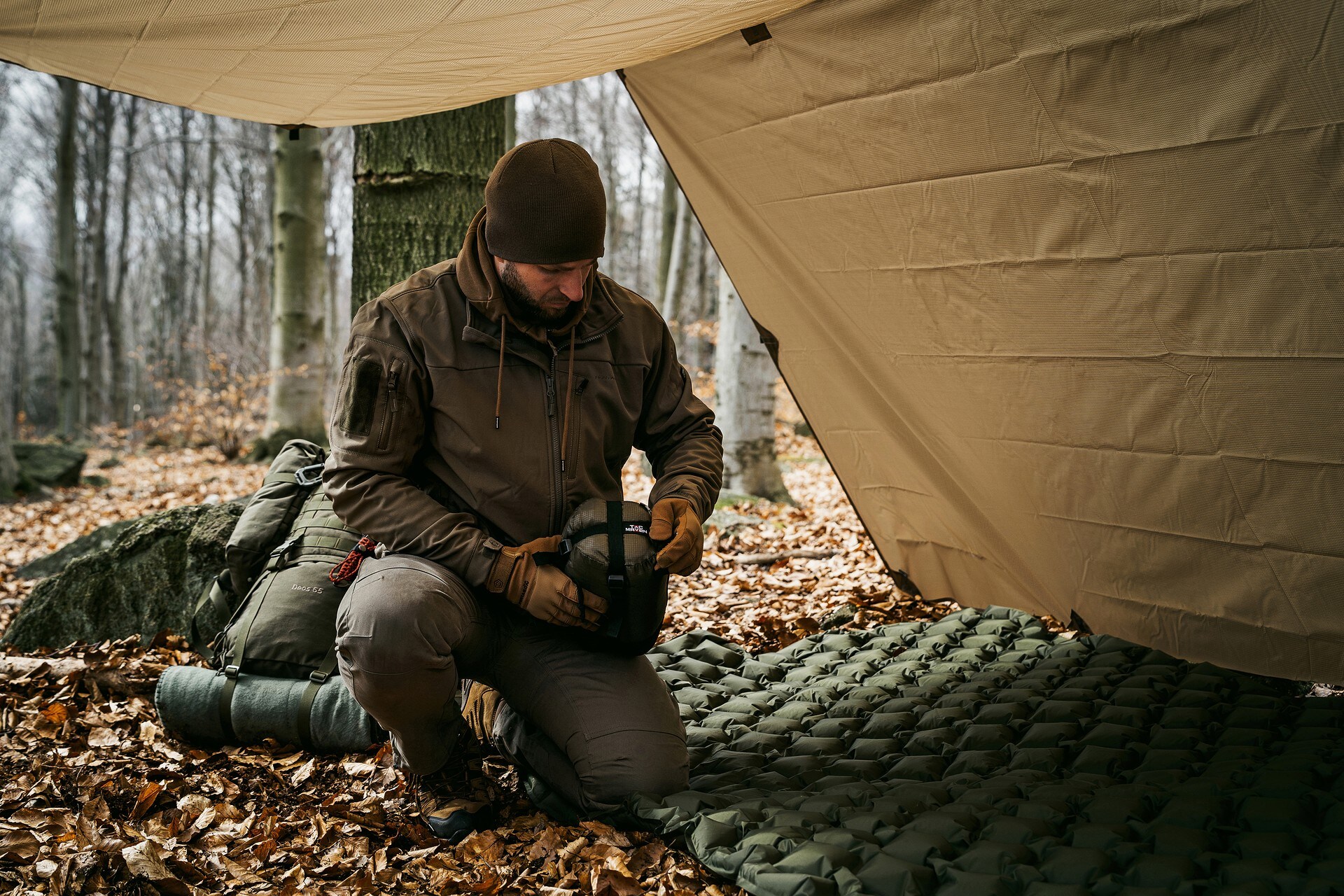 Prelată pentru camping Pentagon Wild Tarp 3 x 3 m - Coyote