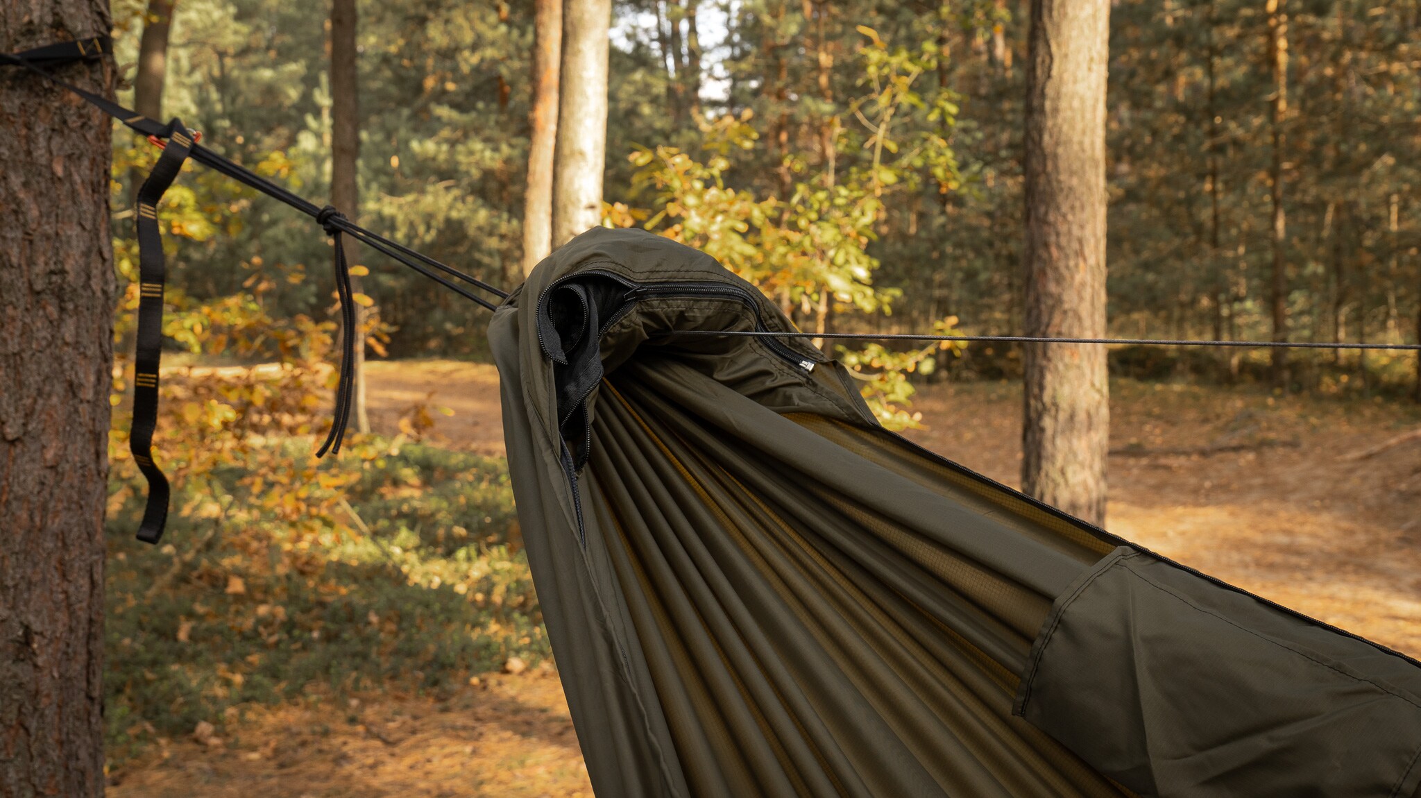 Hamac ultraușor TigerWood Ważka V2 Long Pocket Khaki -cu plasă împotriva insectelor