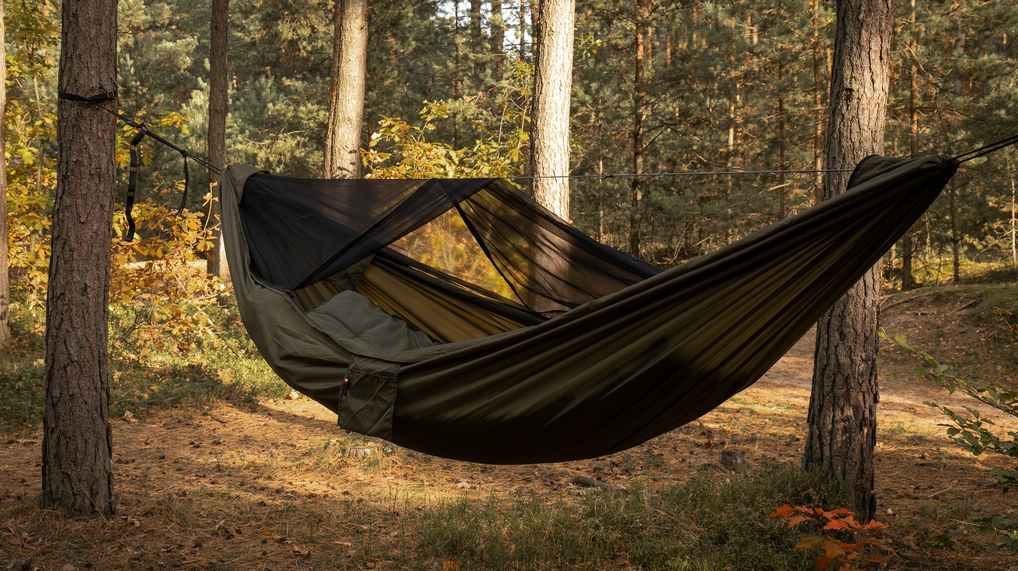 Hamac ultraușor TigerWood Ważka V2 Long Pocket Khaki -cu plasă împotriva insectelor