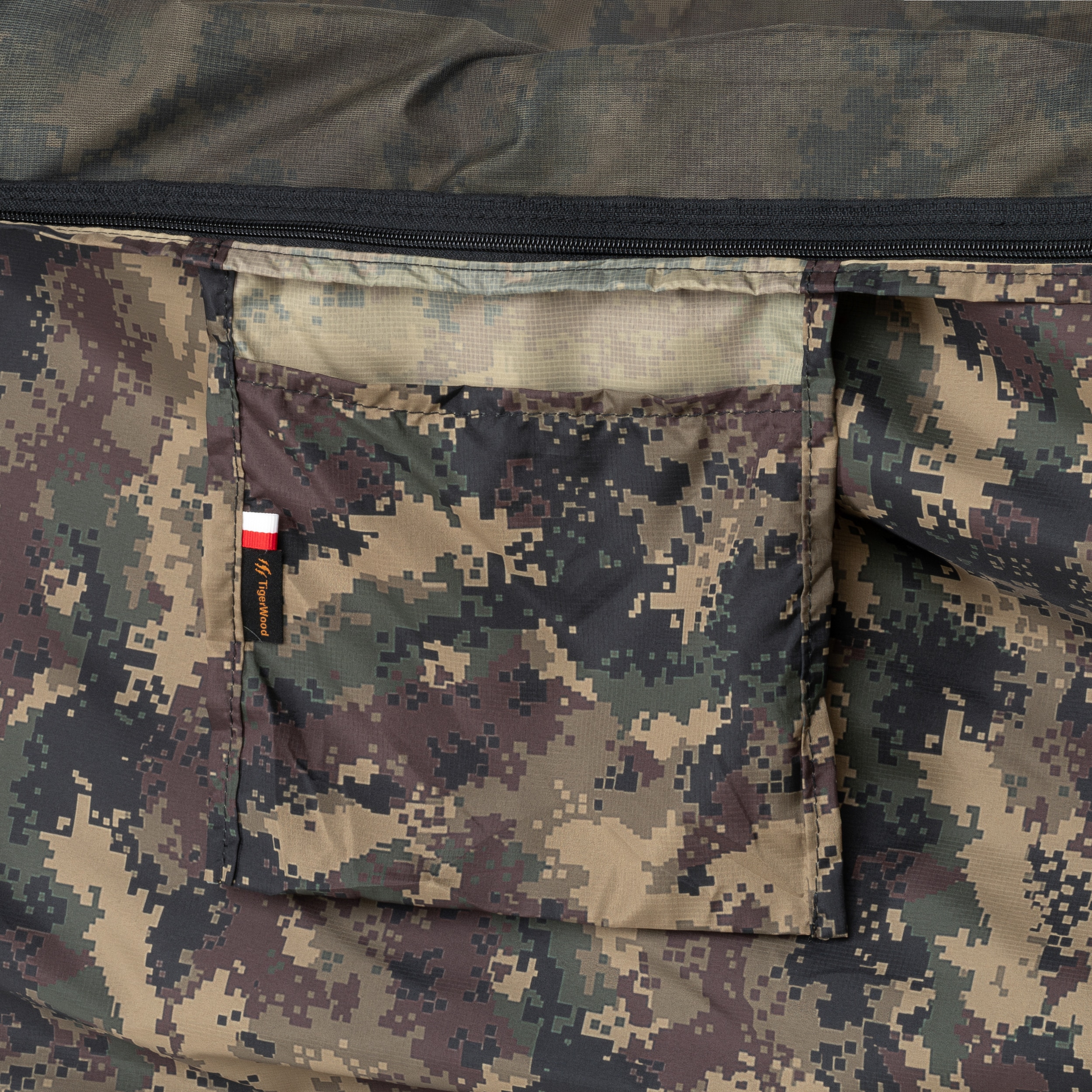 Hamac ultraușor TigerWood Ważka V2 Double Zip Camo - cu plasă împotriva insectelor