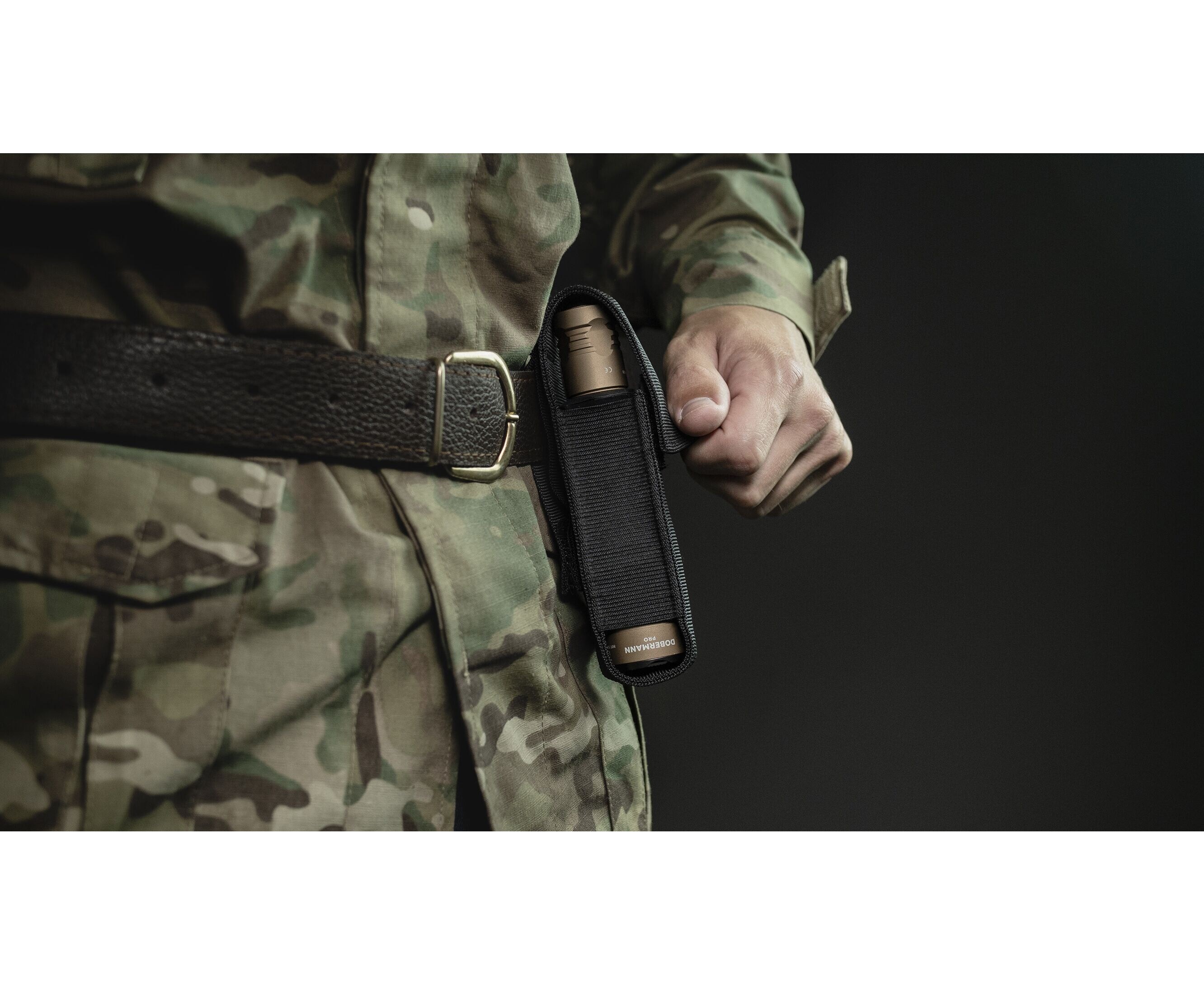 Lanternă Armytek Dobermann Pro Magnet USB Warm Sand - 1400 lumeni