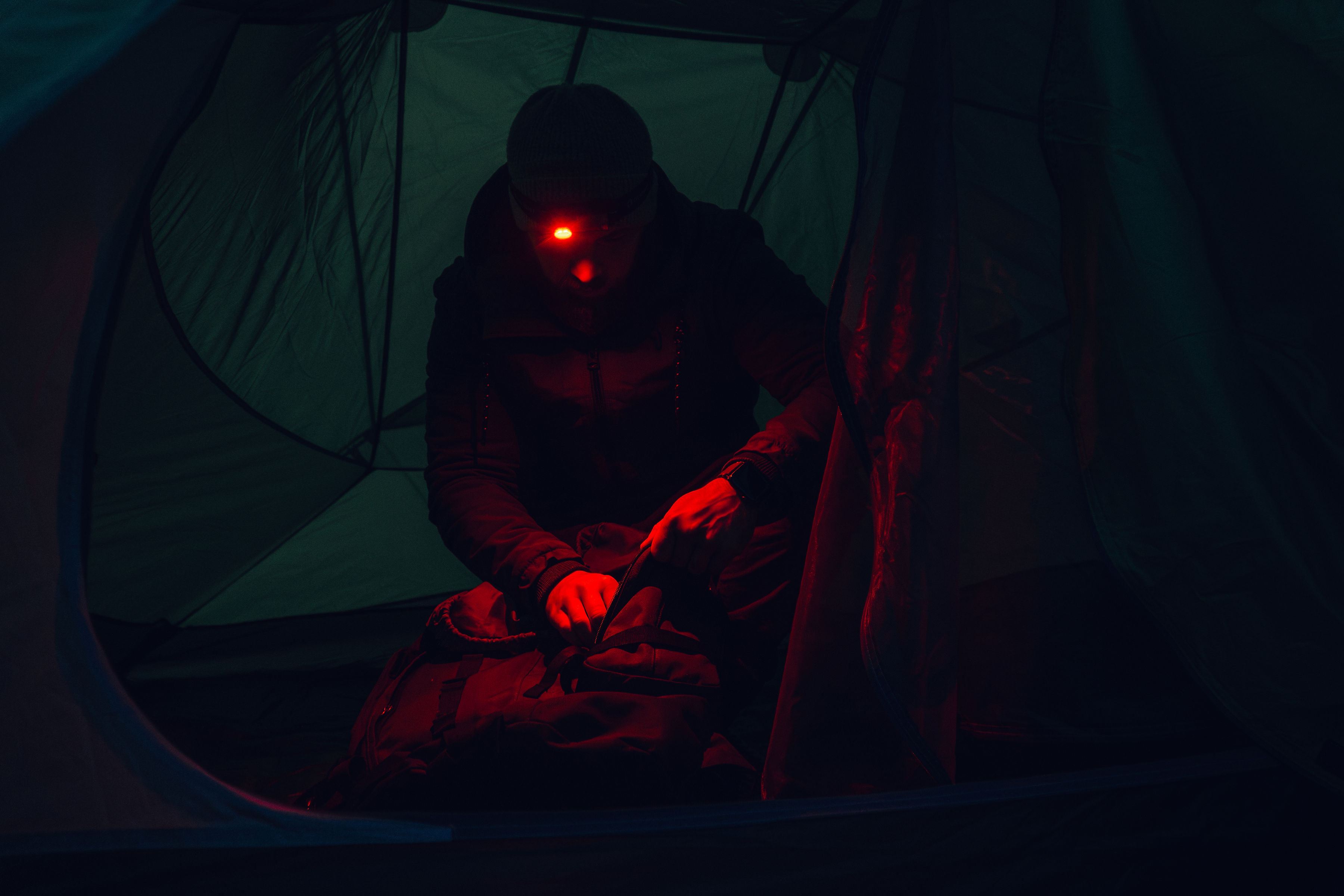 Lanternă frontală și unghiulară Olight Perun 3 Mini HCRI Neutral White Black cu bandă pentru cap - 920 lumeni