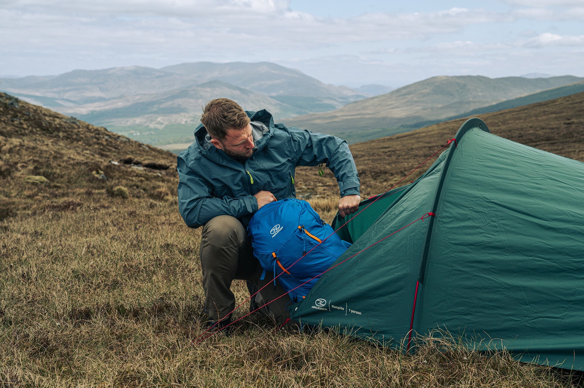 Cort pentru 1 persoană Highlander Outdoor Respite Tunnel Tent - Pine Green