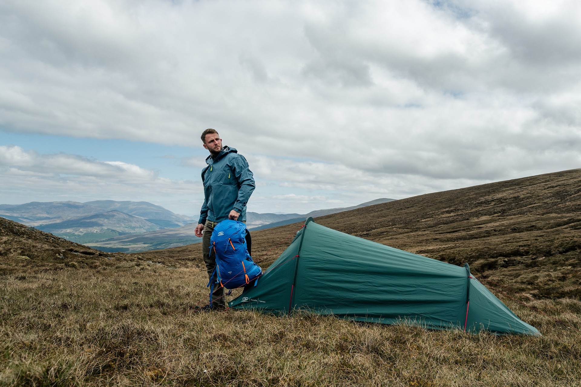 Cort pentru 1 persoană Highlander Outdoor Respite Tunnel Tent - Pine Green