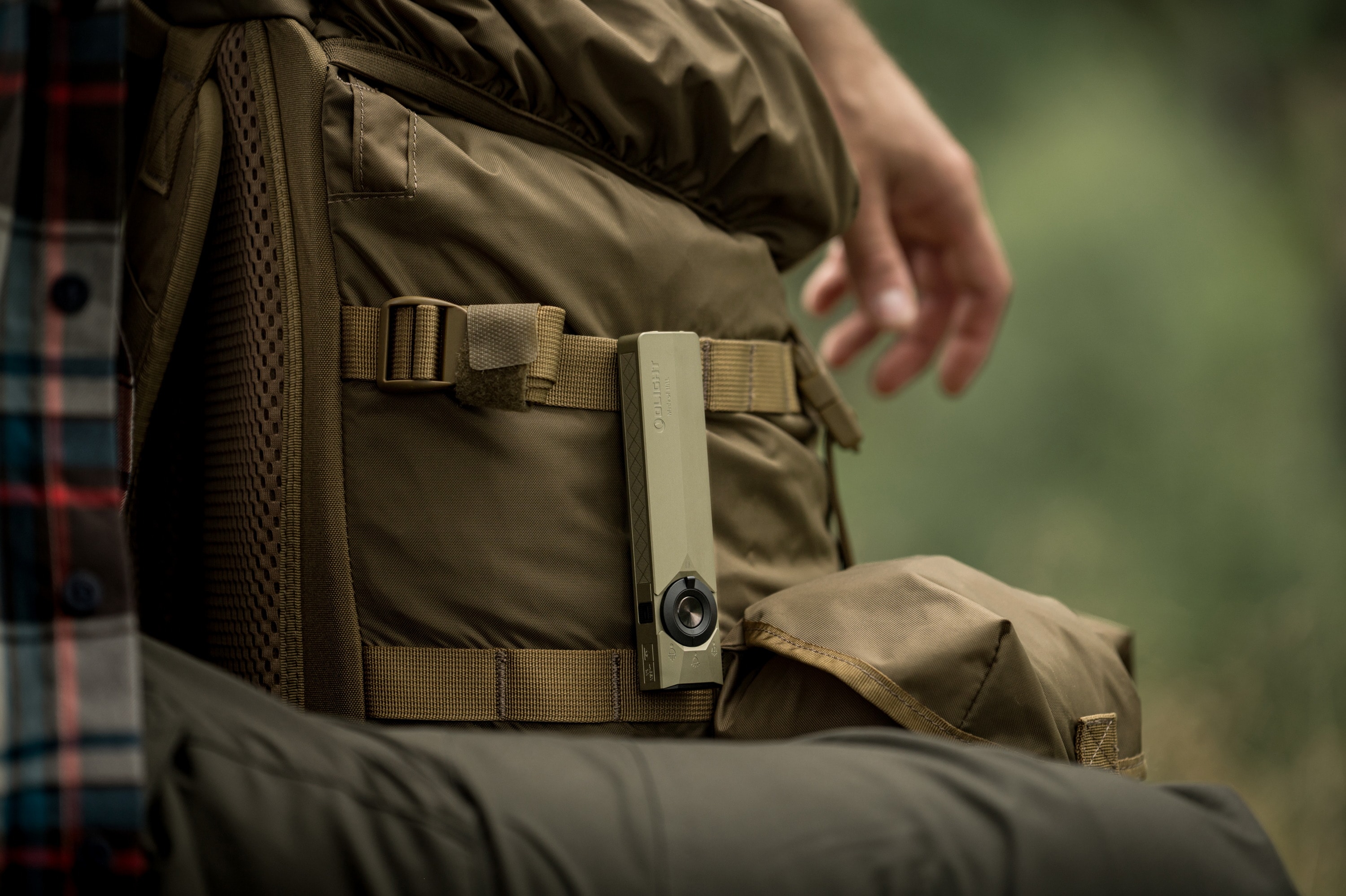 Lanternă Olight ArkPro Ultra Class 1 Cool White Olive Green - 1700 lumeni