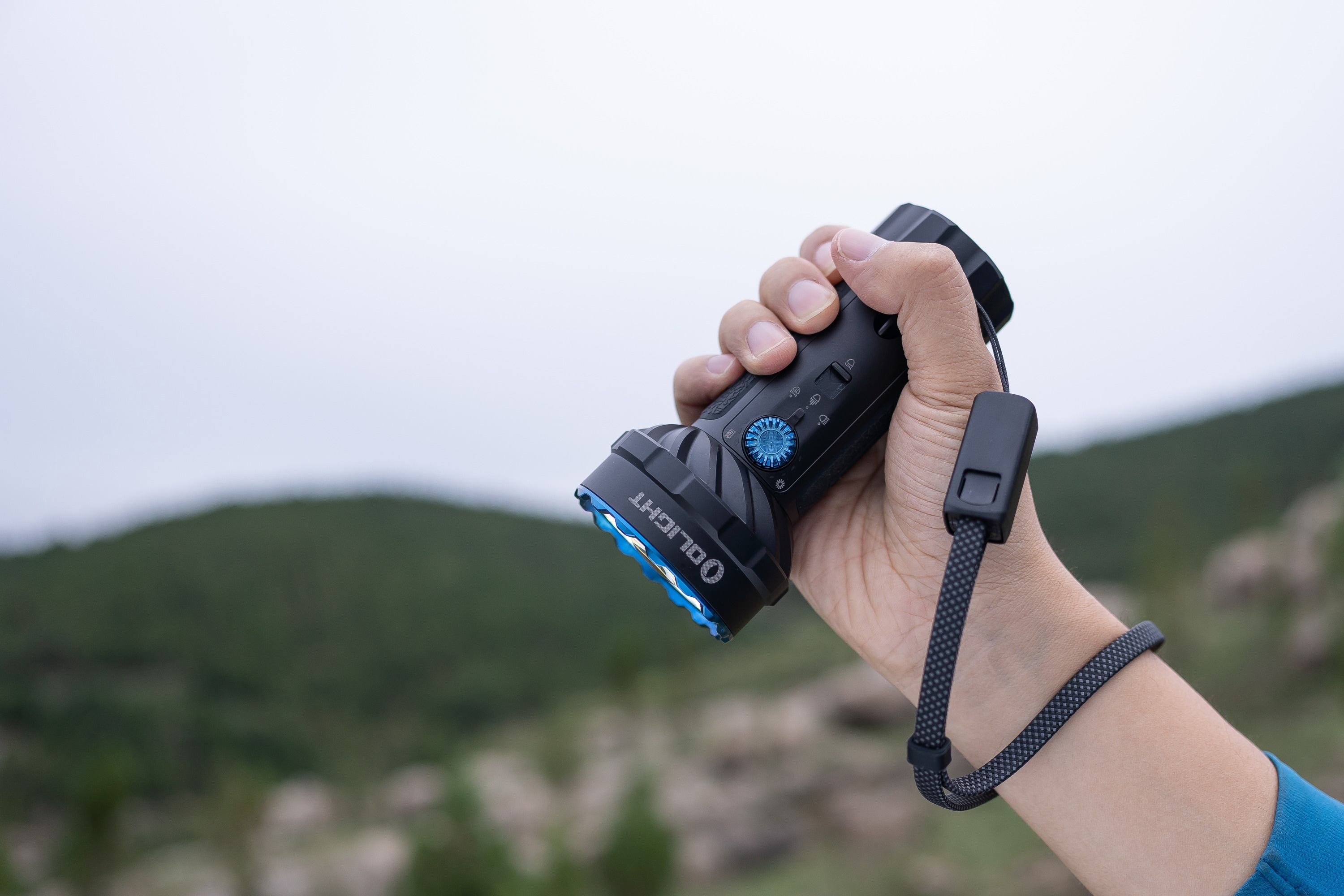 Lanternă reîncărcabilă Olight Marauder Mini 2 Black - 10000 lumeni, raza de acțiune 750 m