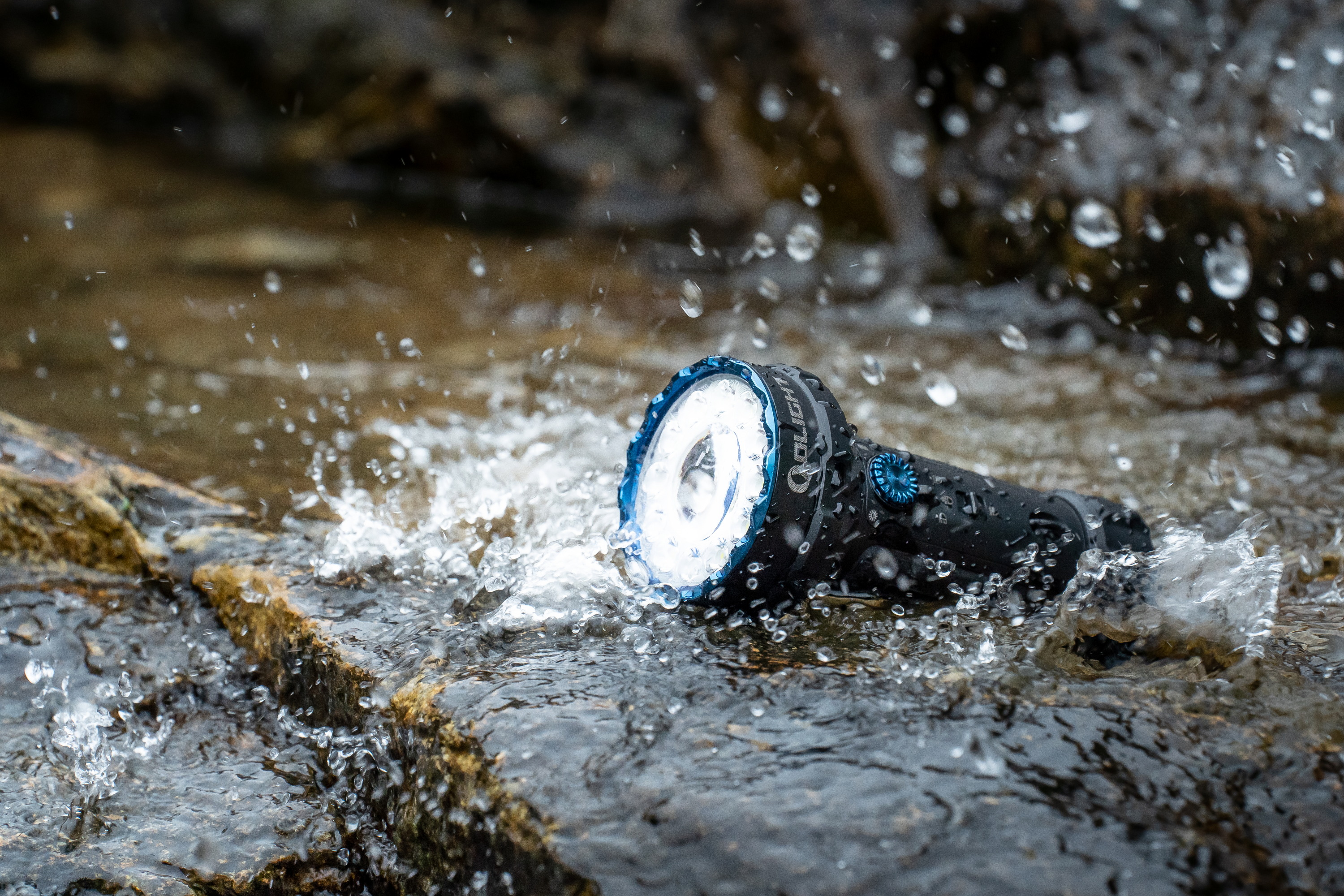 Lanternă reîncărcabilă Olight Marauder Mini 2 Black - 10000 lumeni, raza de acțiune 750 m