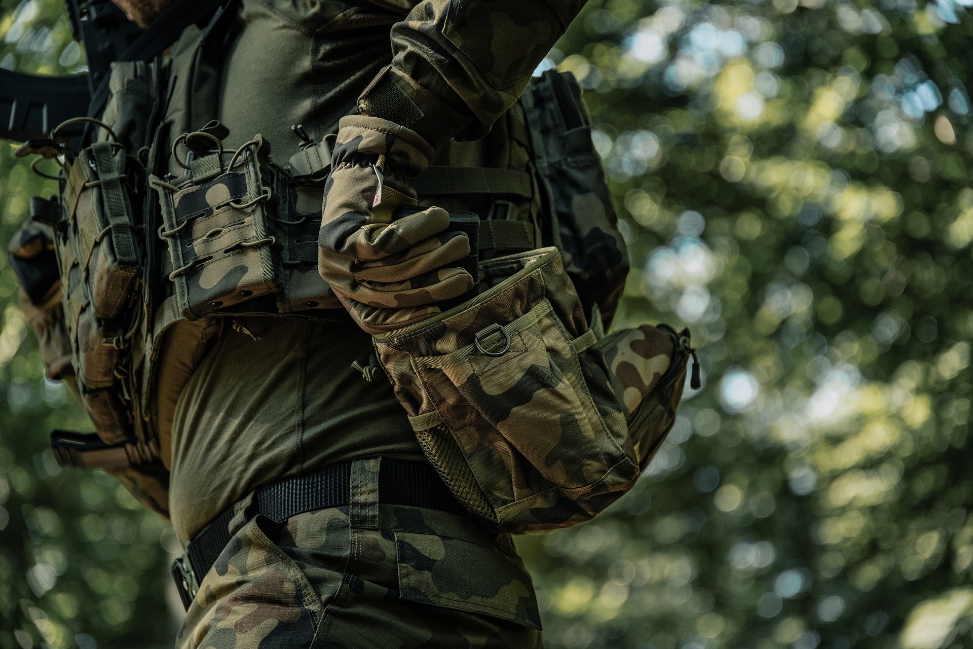 Buzunar deschis pentru cartușe goale și muniții Mil-Tec MOLLE - wz.93 Pantera PL Woodland