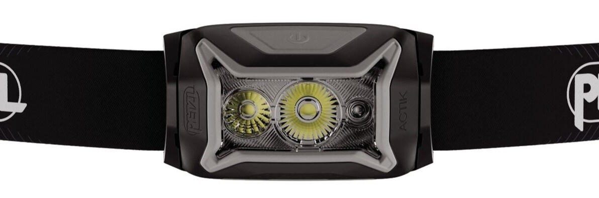 Lanternă frontală Petzl Actik Core Black - 625 lumeni