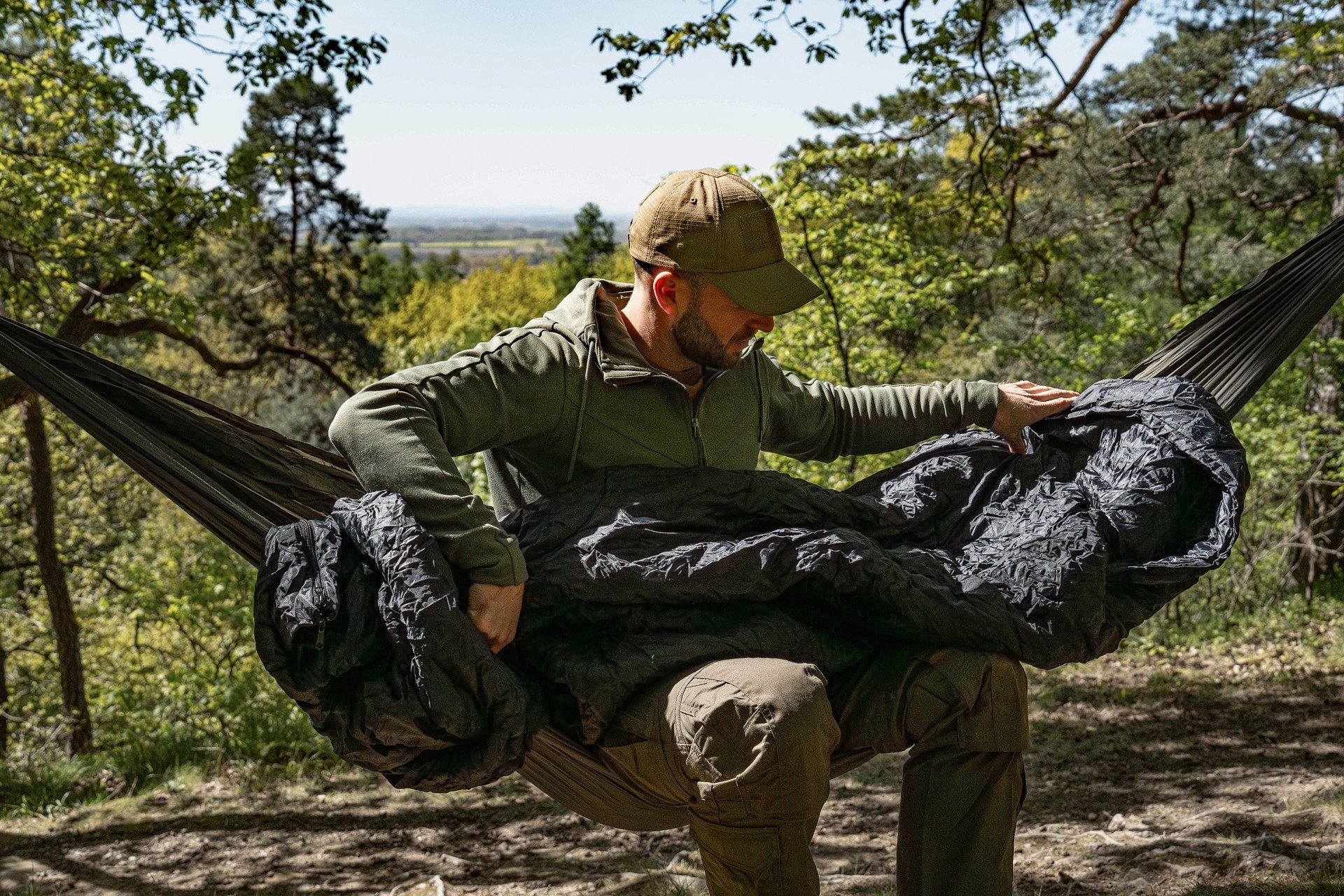 Sac de dormit Badger Outdoor TacPak 10T Black - stâng