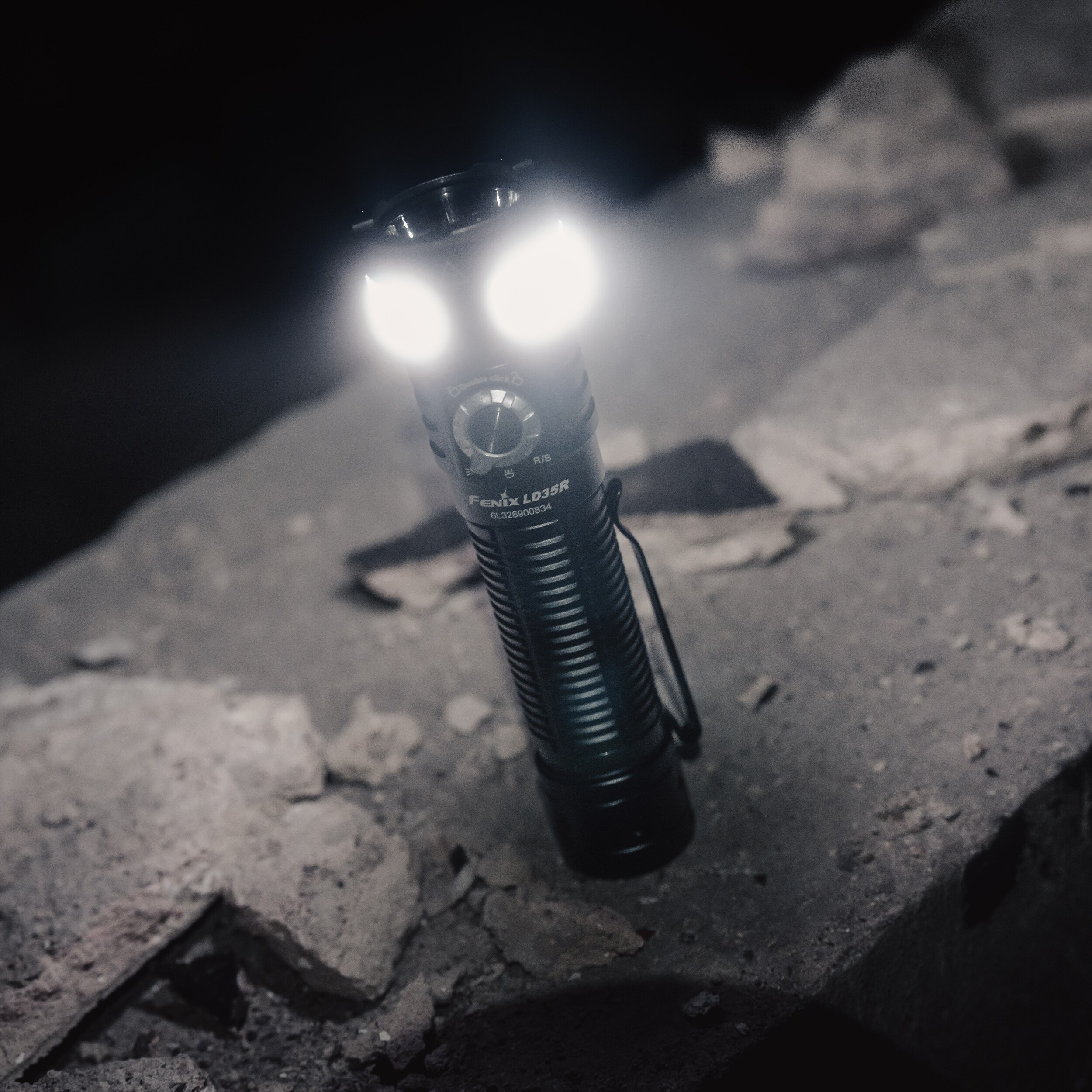 Lanternă Fenix LD35R - 1800 lumeni