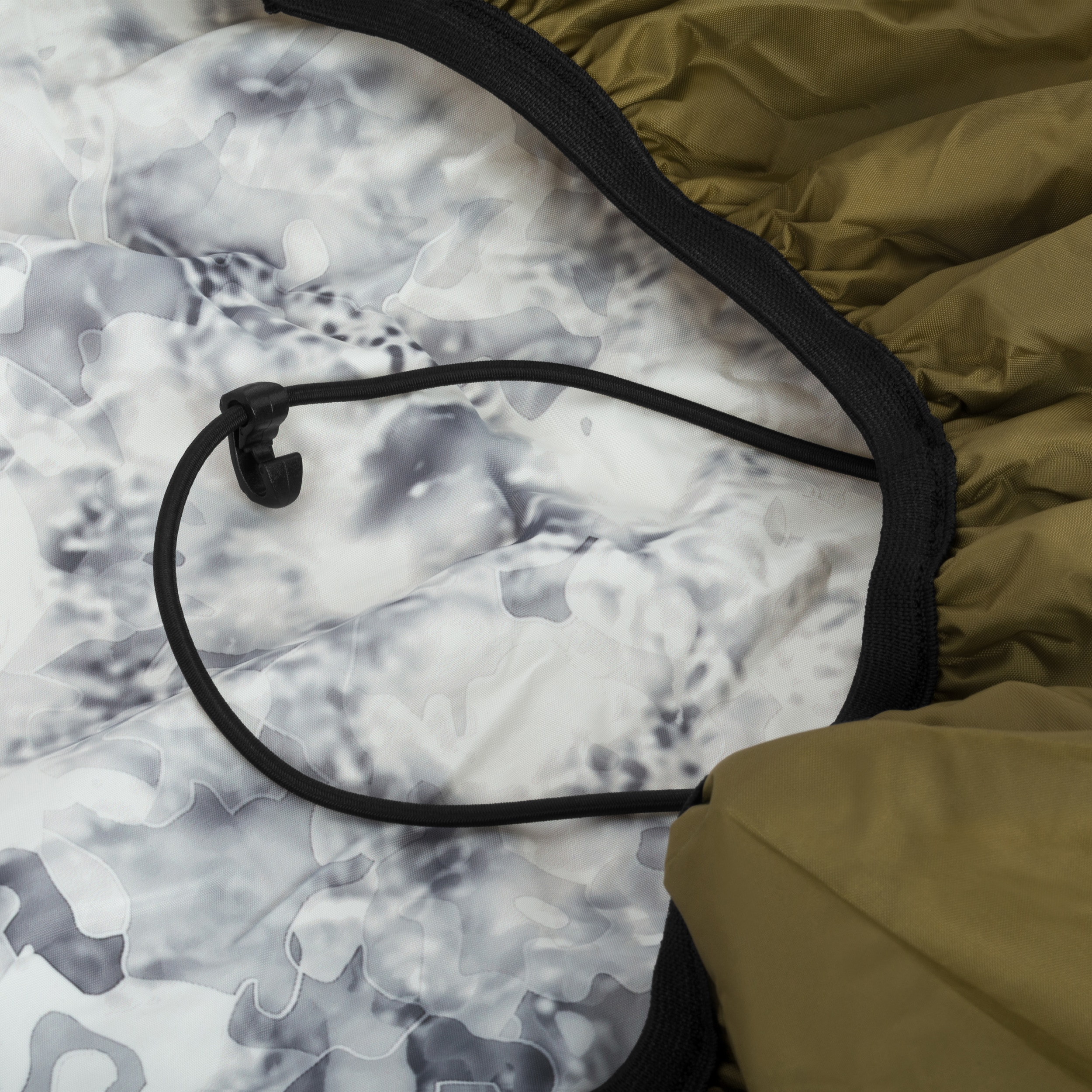 Husă reversibilă pentru rucsac Eberlestock Large Reversible Rain Cover - Snow Camo/Coyote