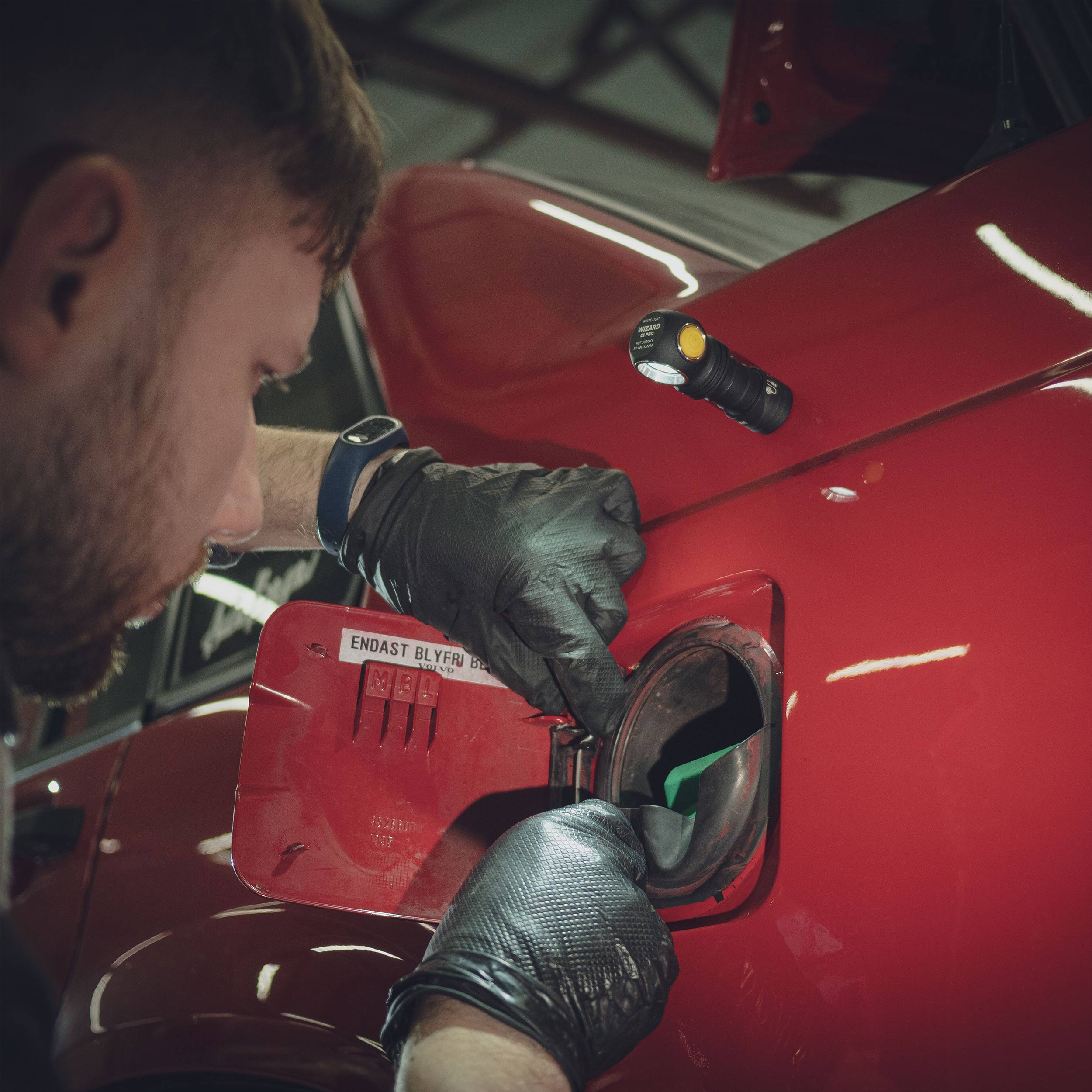 Lanternă frontală și unghiulară Armytek Wizard C1 Pro Magnet USB Yellow PCB - 930 lumeni